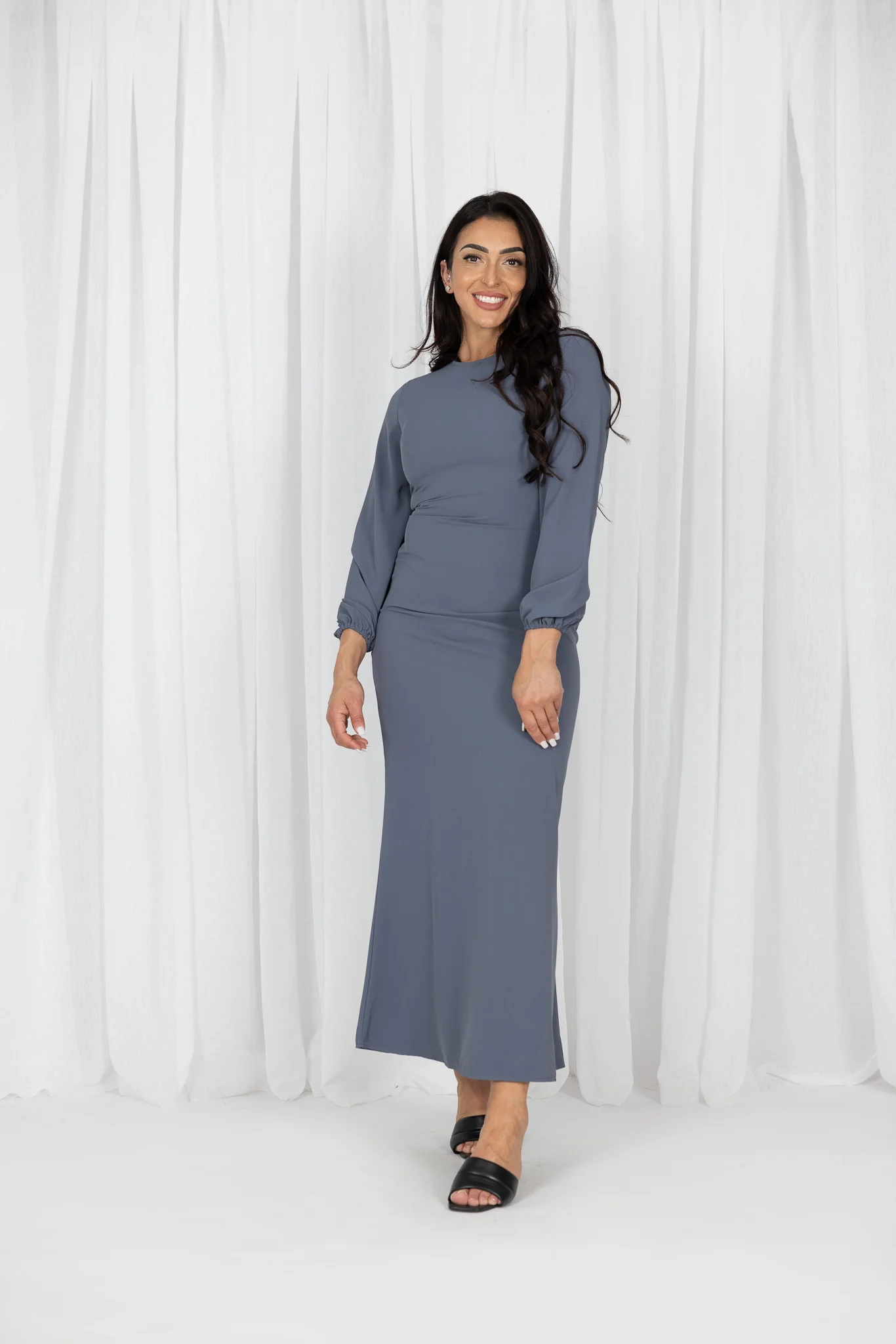 Abbi Slim Line Abaya - Image 5