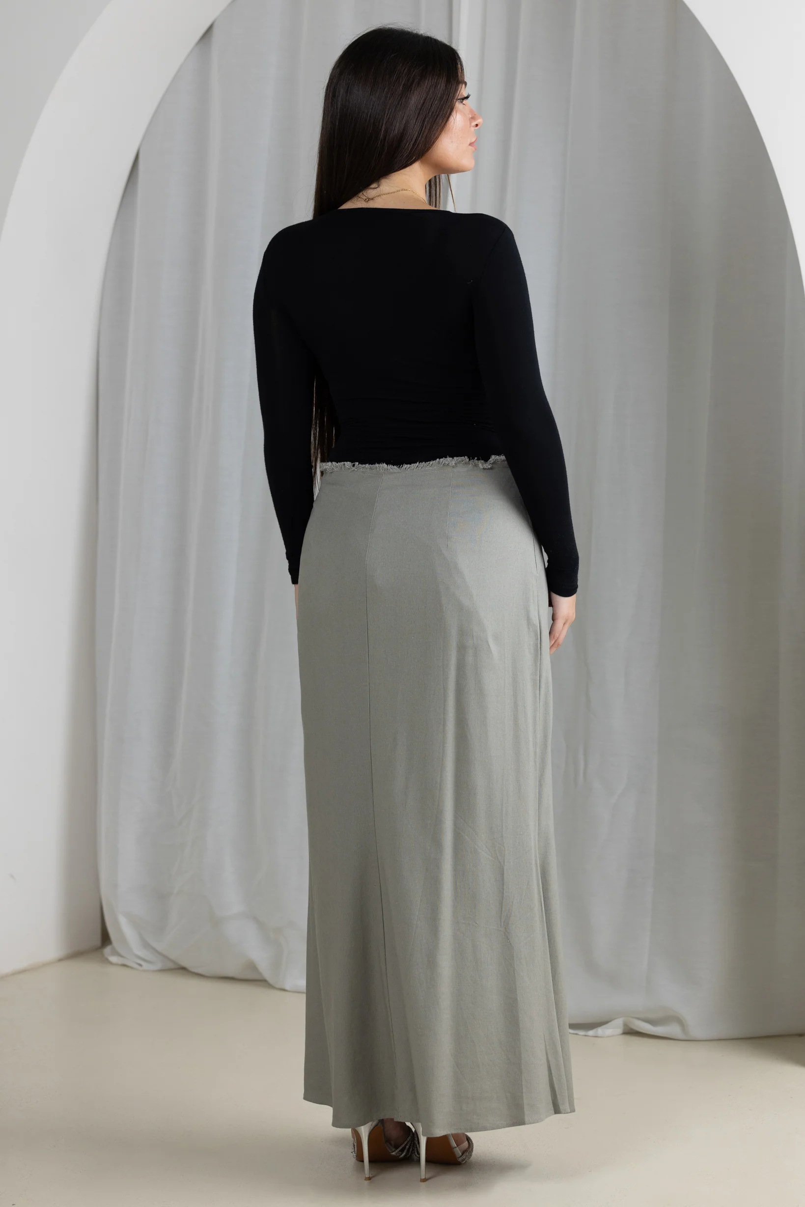 Areem Fray Top Linen Skirt - Image 4