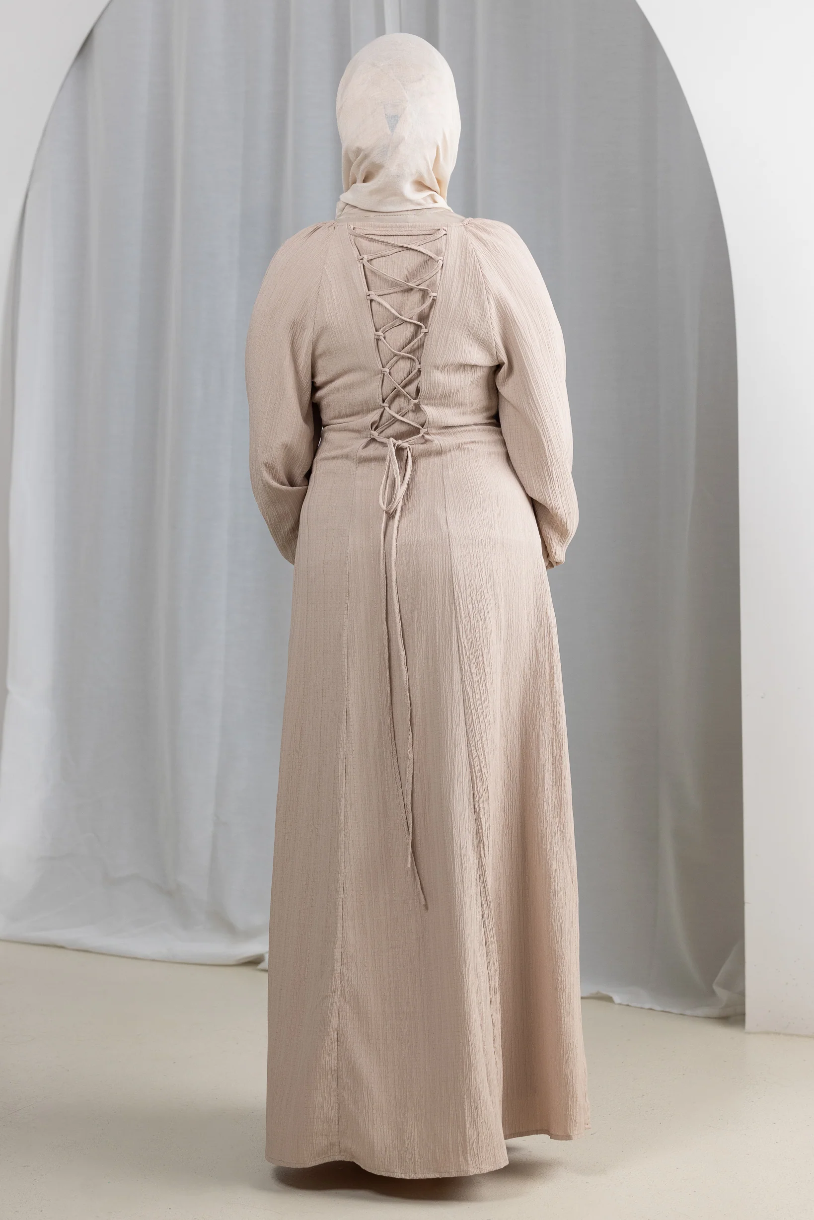 Areem Lace Back Maxi Dress - Image 4