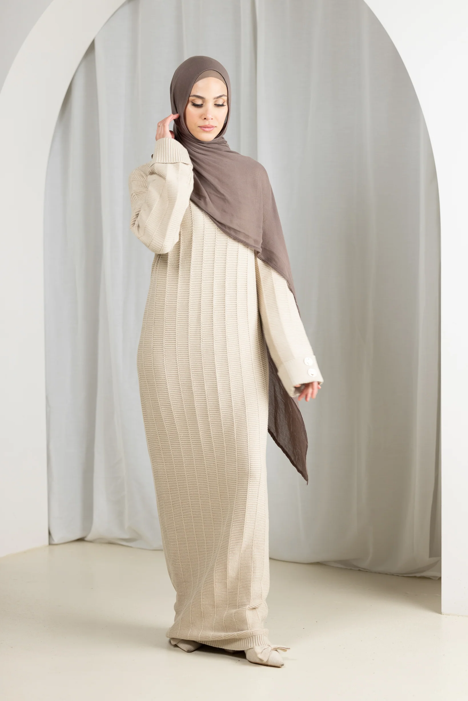 Brumal Maxi Knit Abaya - Image 4