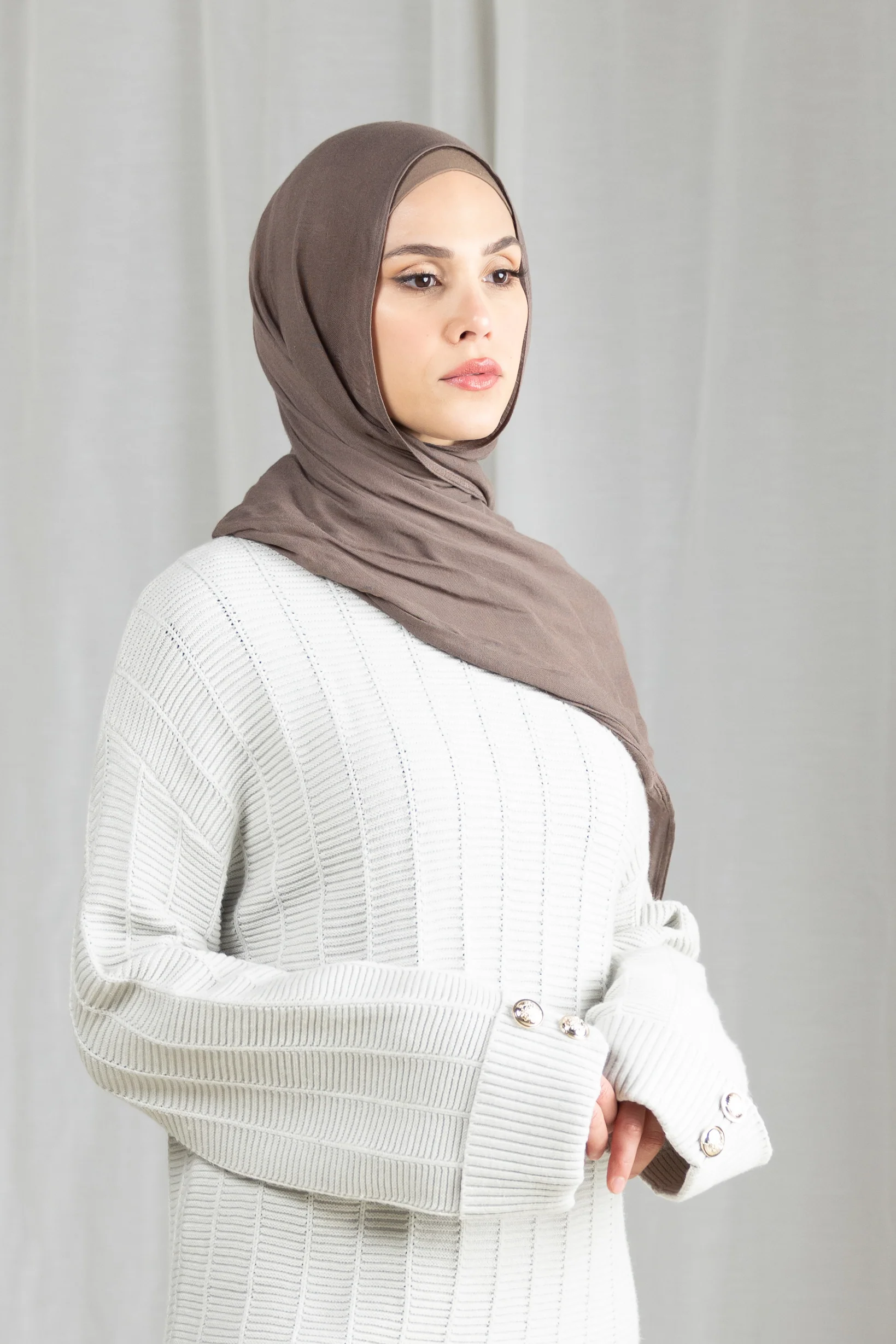 Brumal Maxi Knit Abaya - Image 9