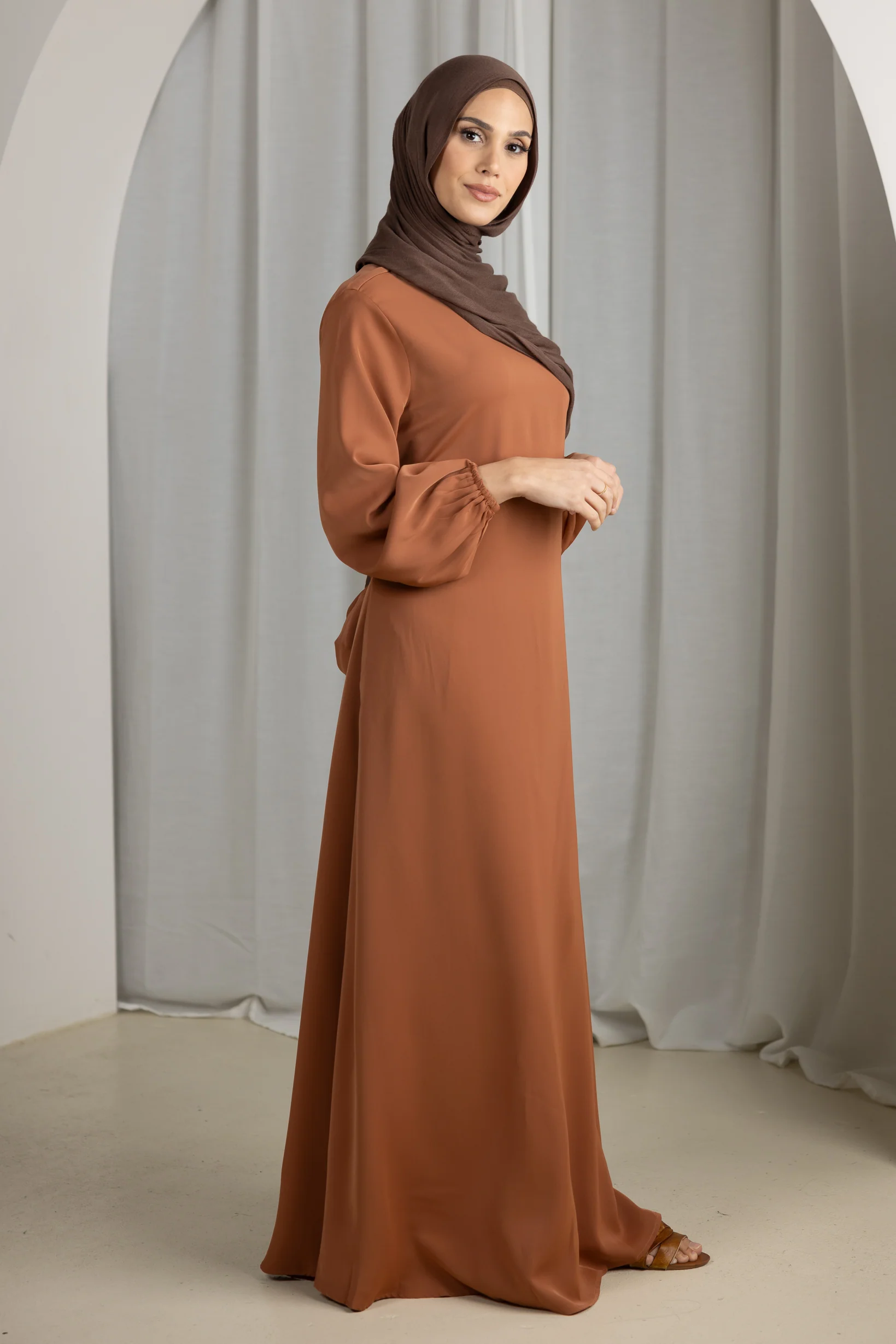 Closed Sleeve Abaya - Shades of Brown - Image 18
