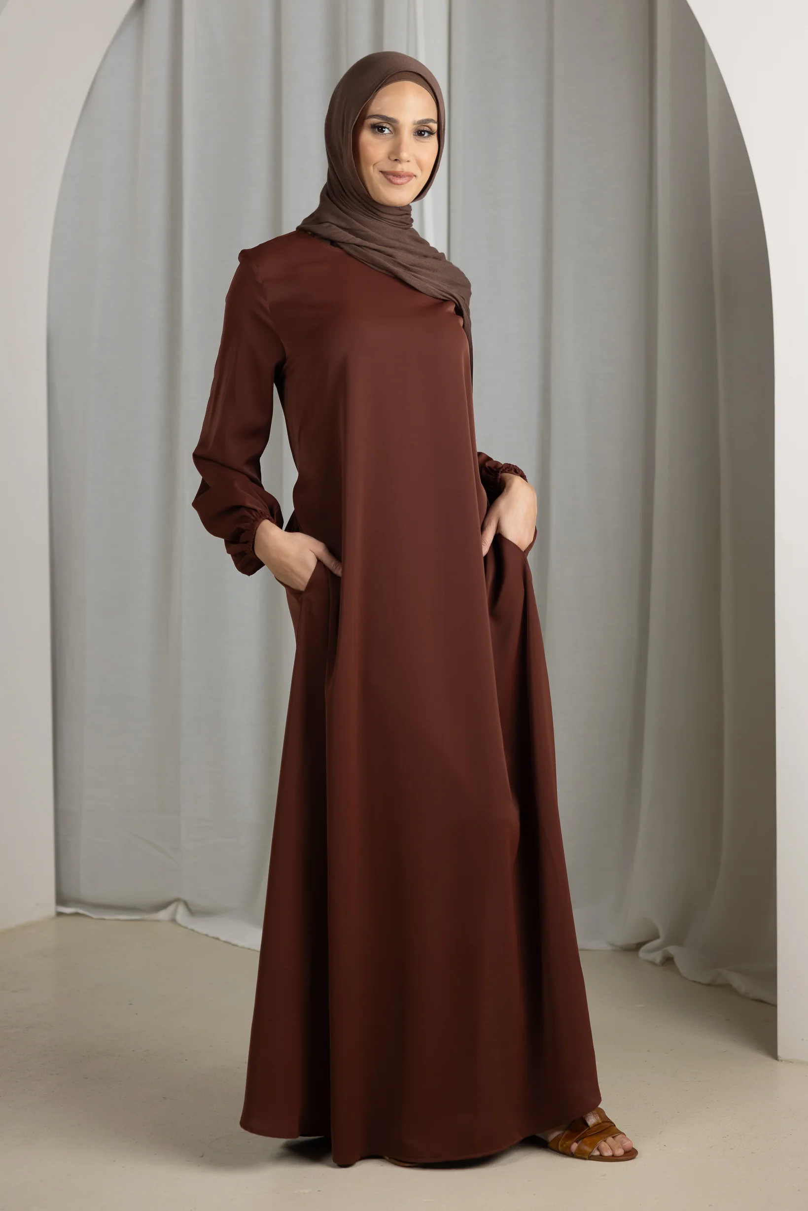 Closed Sleeve Abaya - Shades of Brown - Image 6