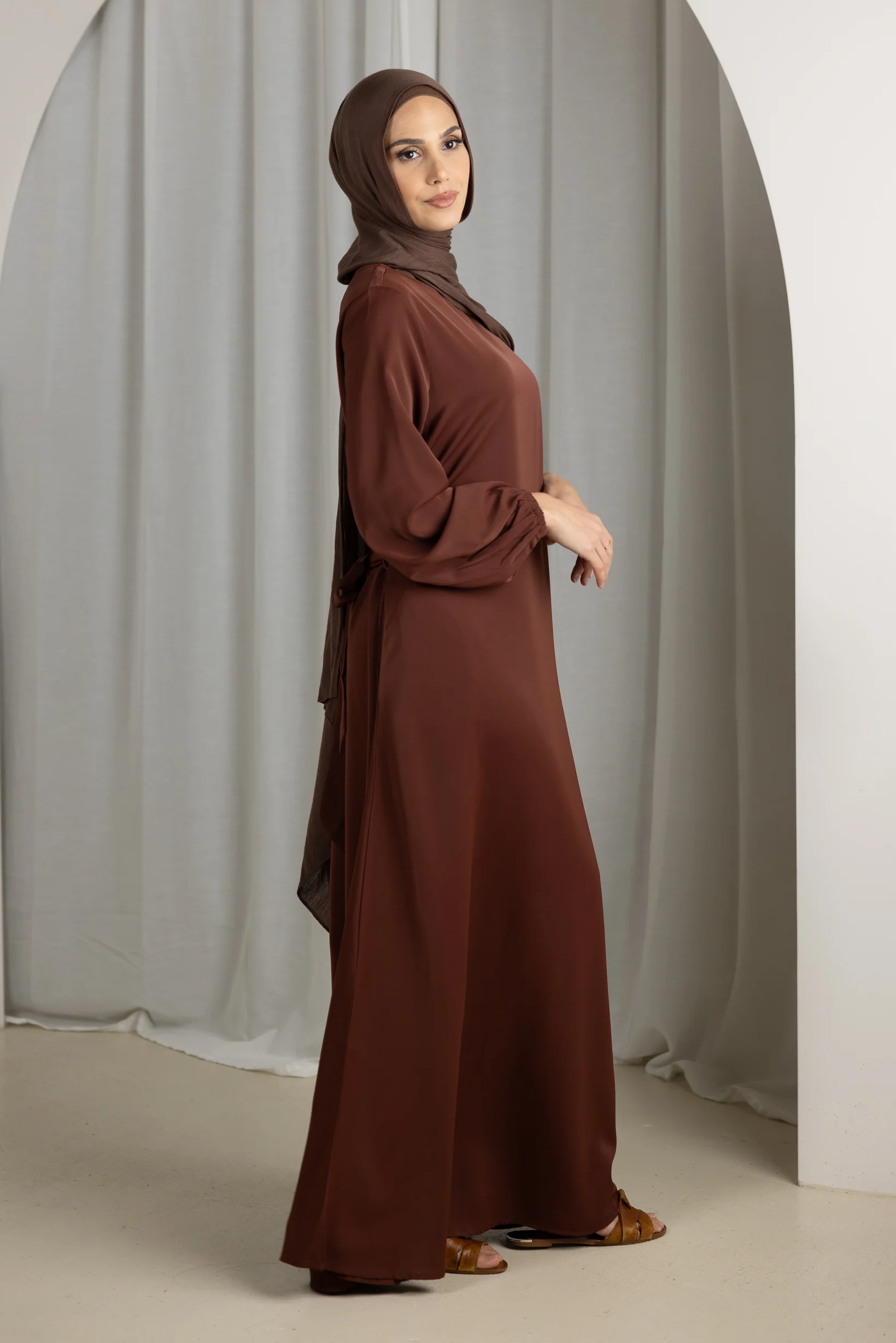 Closed Sleeve Abaya - Shades of Brown - Image 7