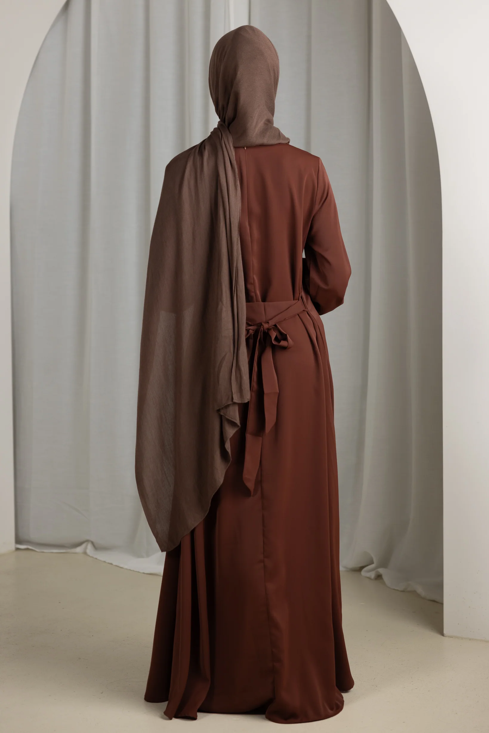 Closed Sleeve Abaya - Shades of Brown - Image 8