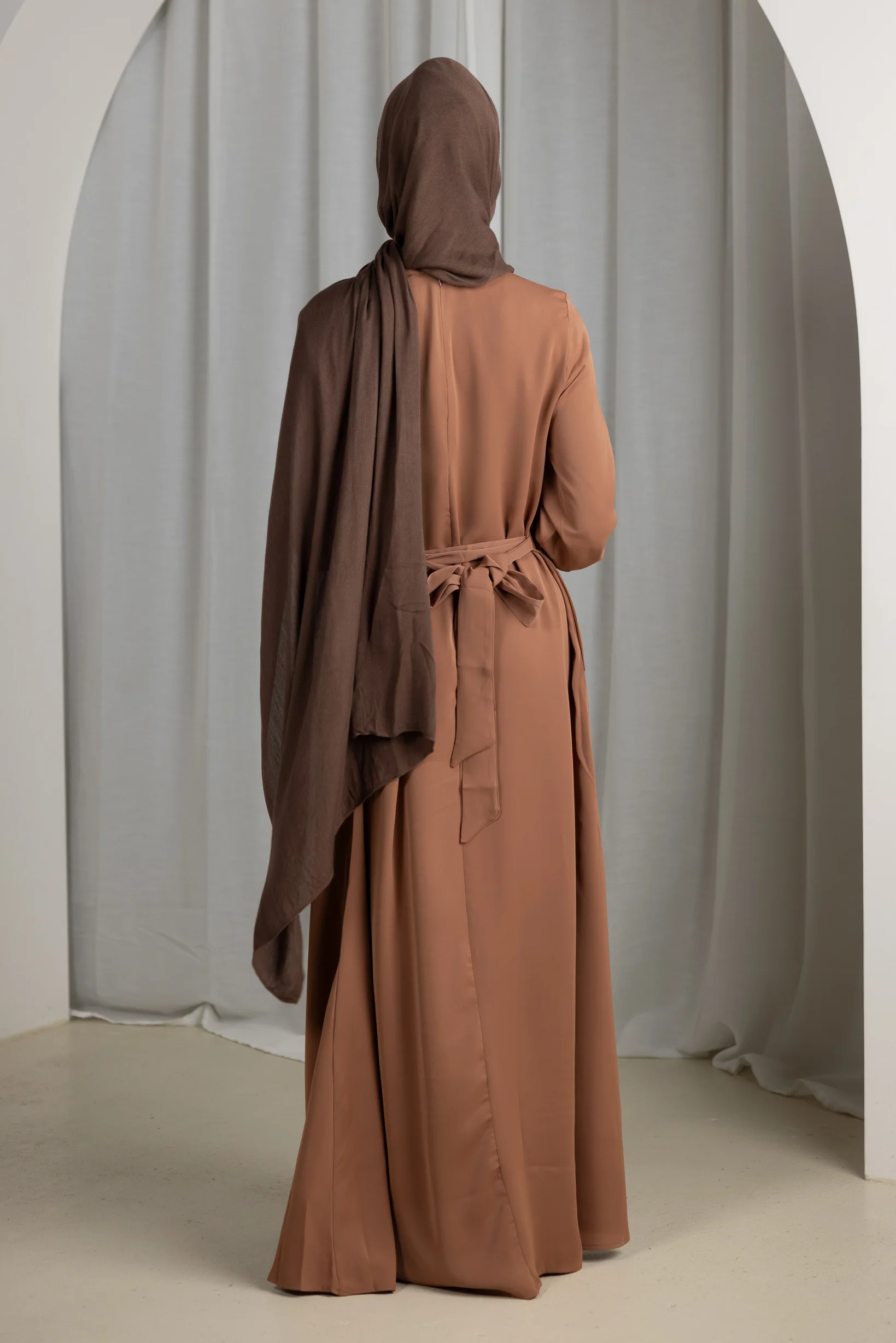 Closed Sleeve Abaya - Shades of Dark Nude - Image 4