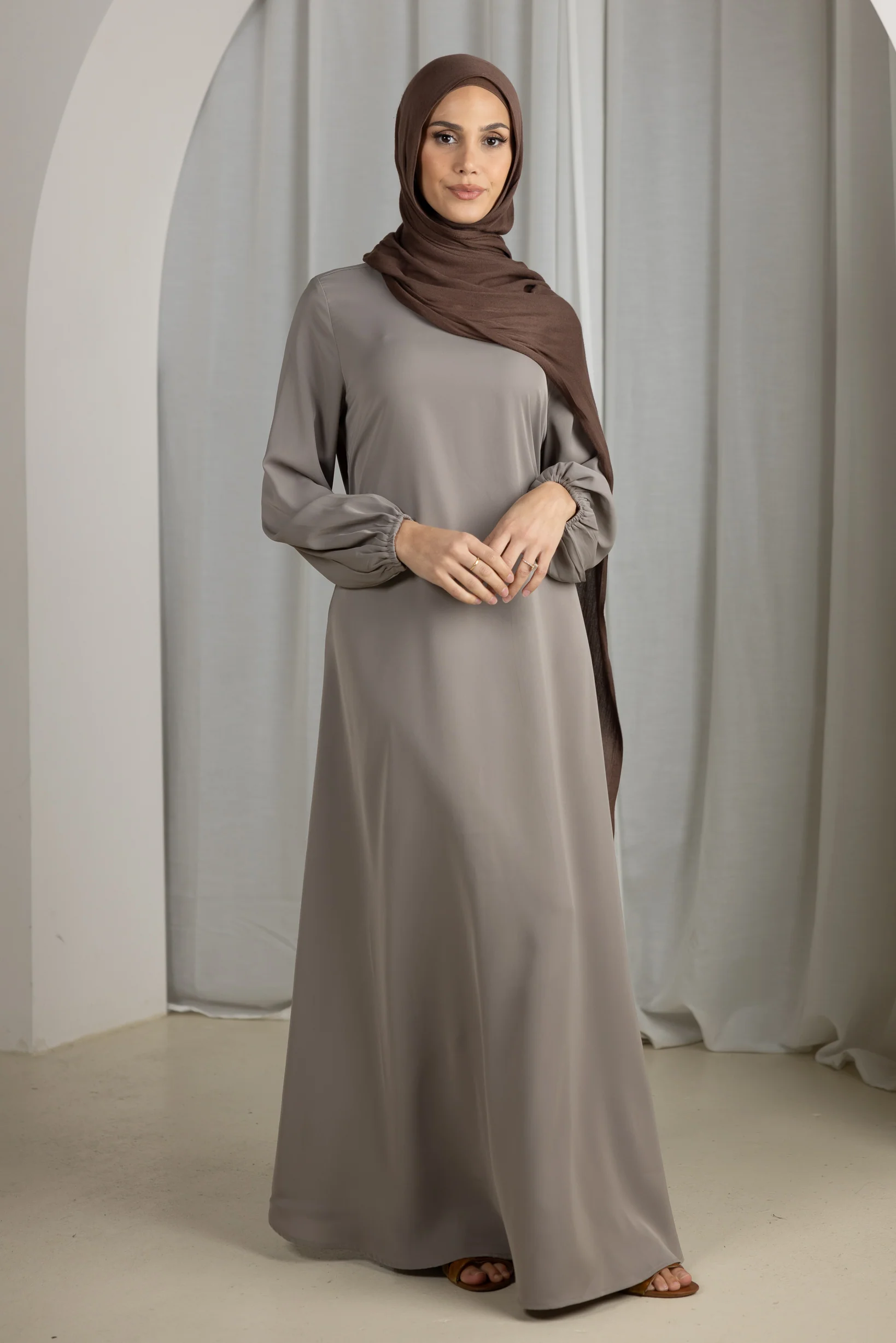 Closed Sleeve Abaya - Shades of Dark Nude - Image 5