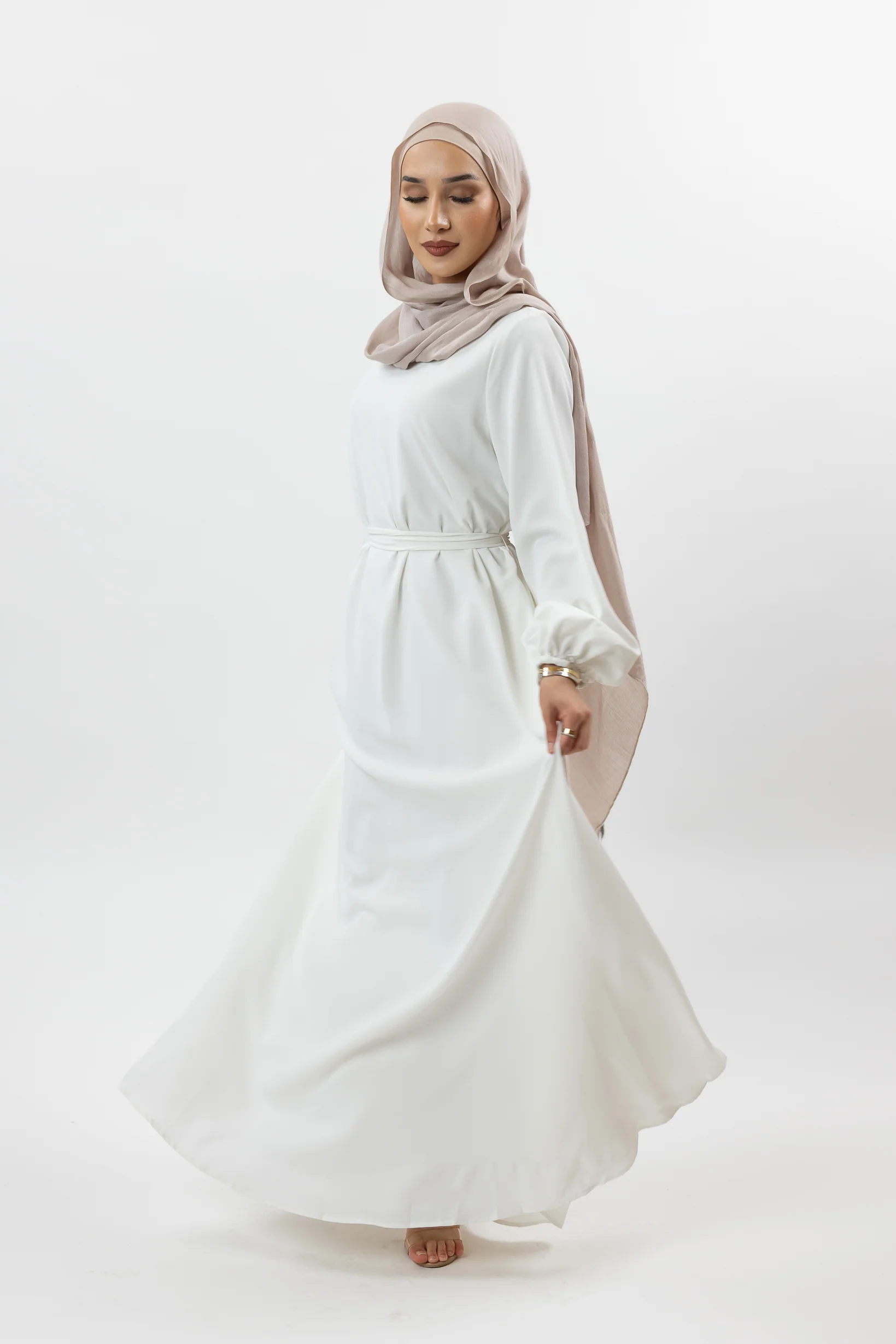 Closed Sleeve Abaya - Shades of White - Image 4
