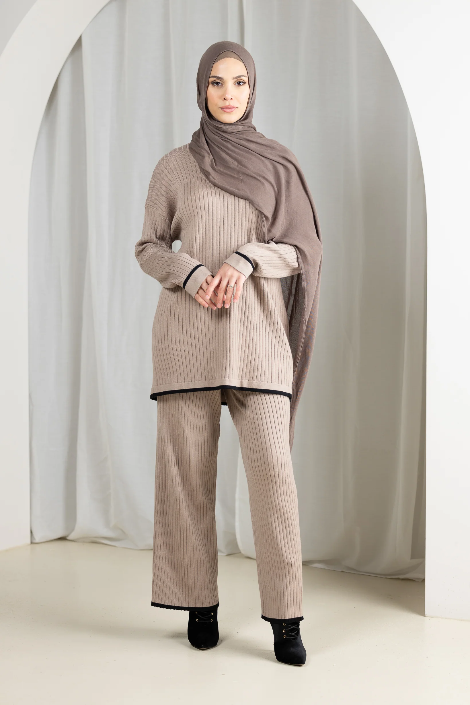 Daria Knit Top and Pants Set - Image 2