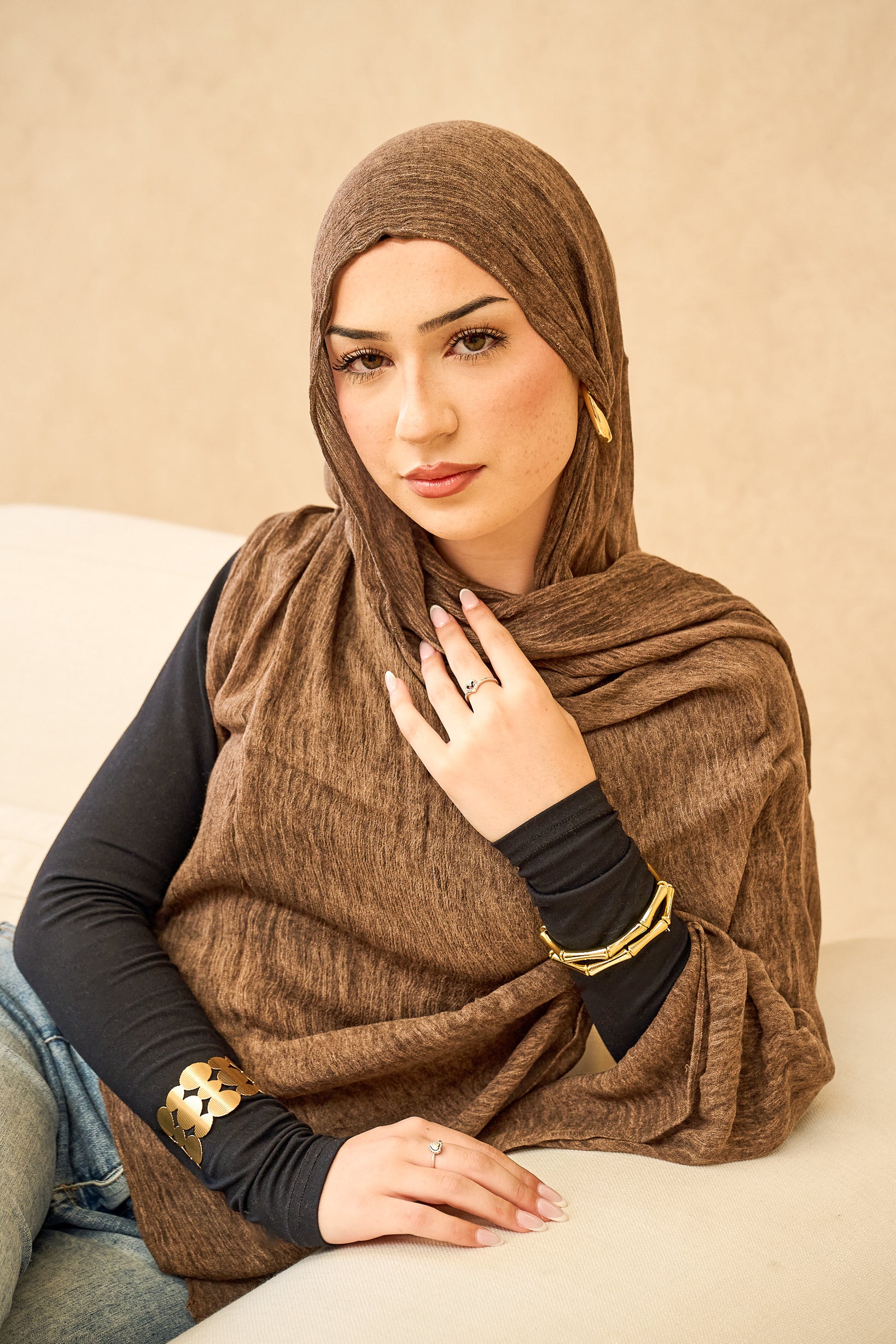 Èlan Luxe Crinkled Shawl - Shades of Dark Brown - Image 7