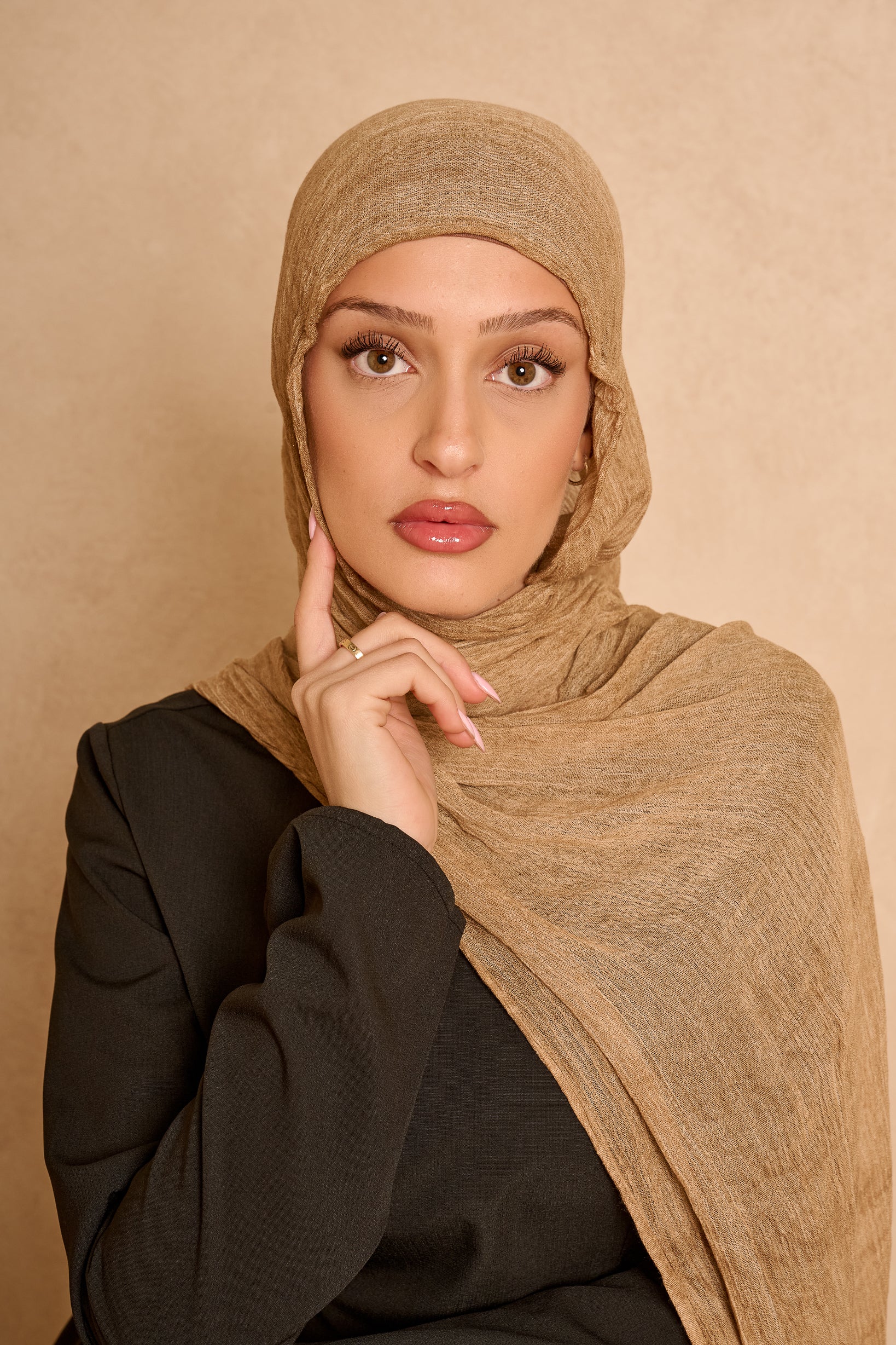 Èlan Luxe Crinkled Shawl - Shades of Dark Nude - Image 3