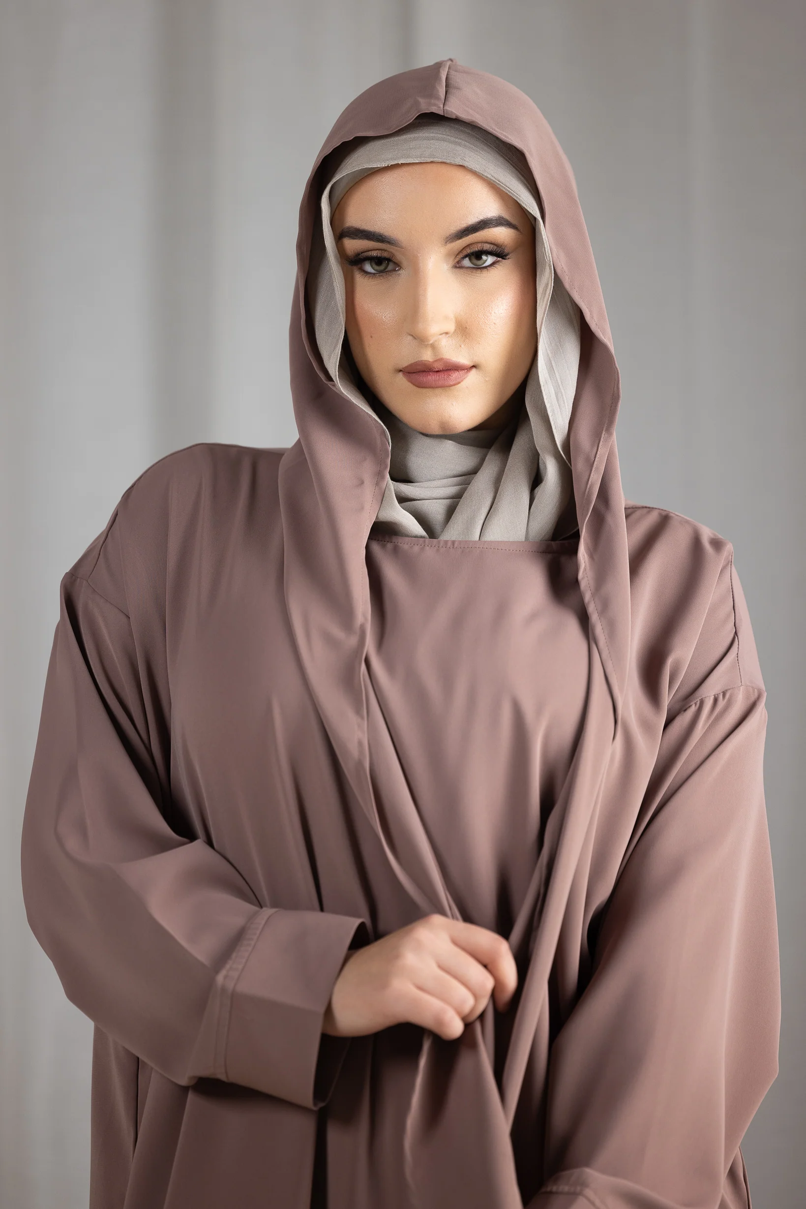 Eminent Hooded Abaya - Image 6