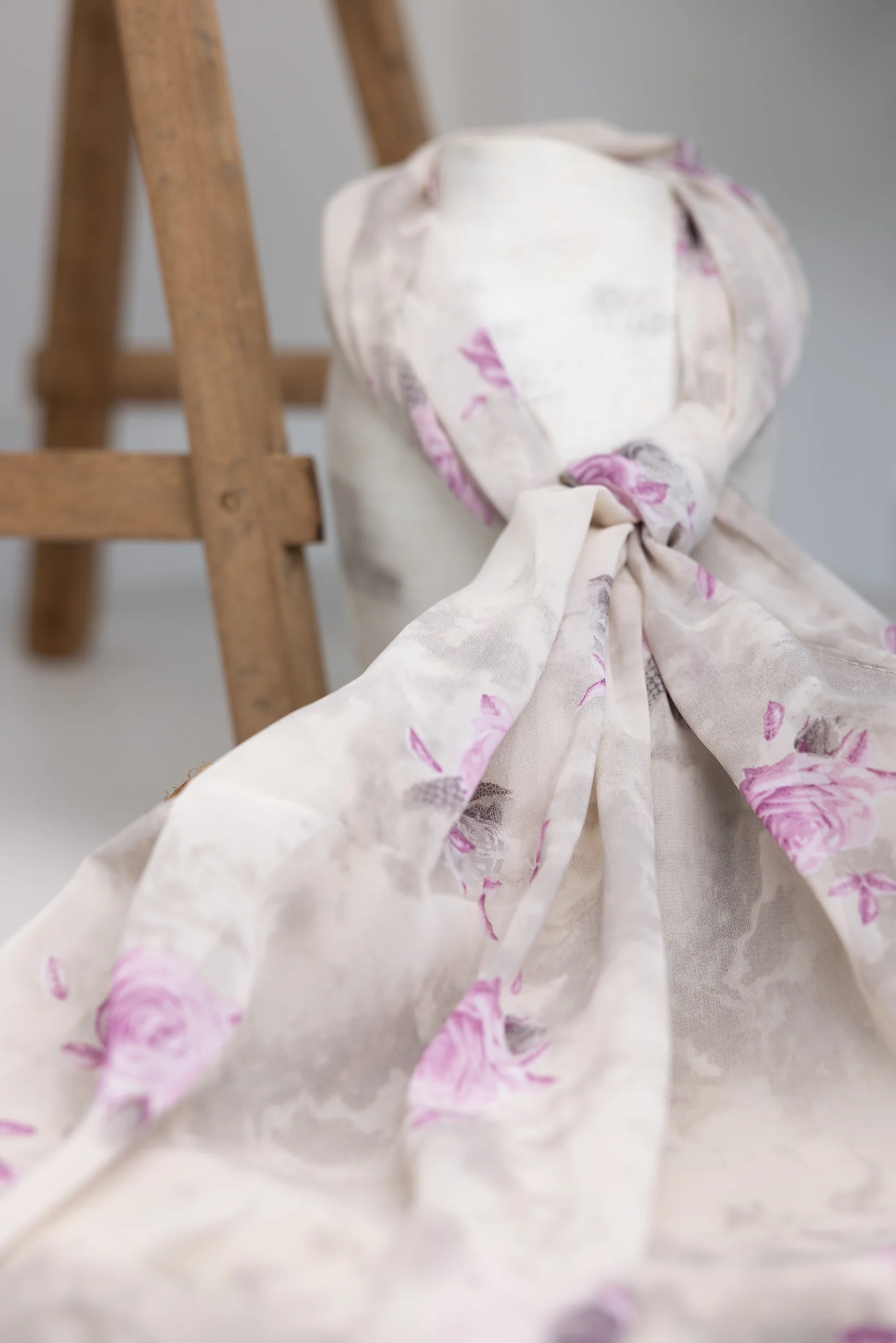 Fressia Printed Shawl - Image 4