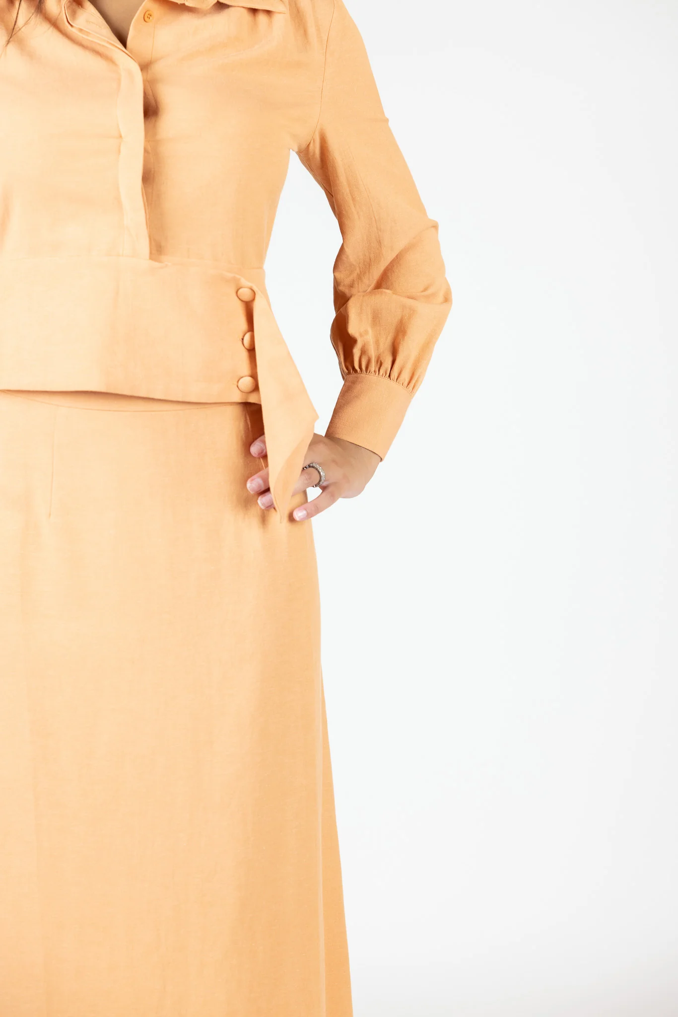 Jarita Detailed Linen Blouse - Image 2