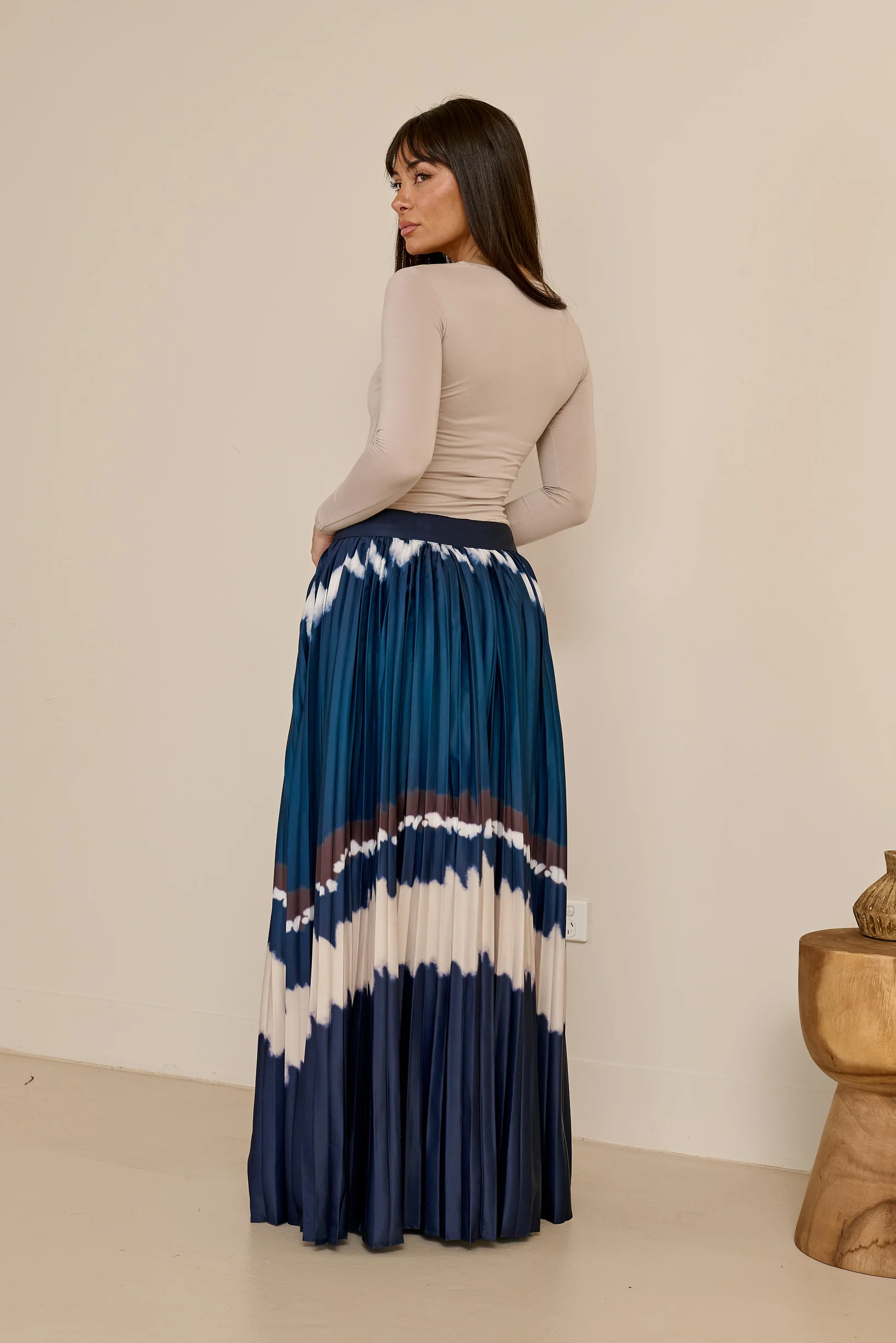 Miraj Tie Dye Pleat Skirt - Image 5