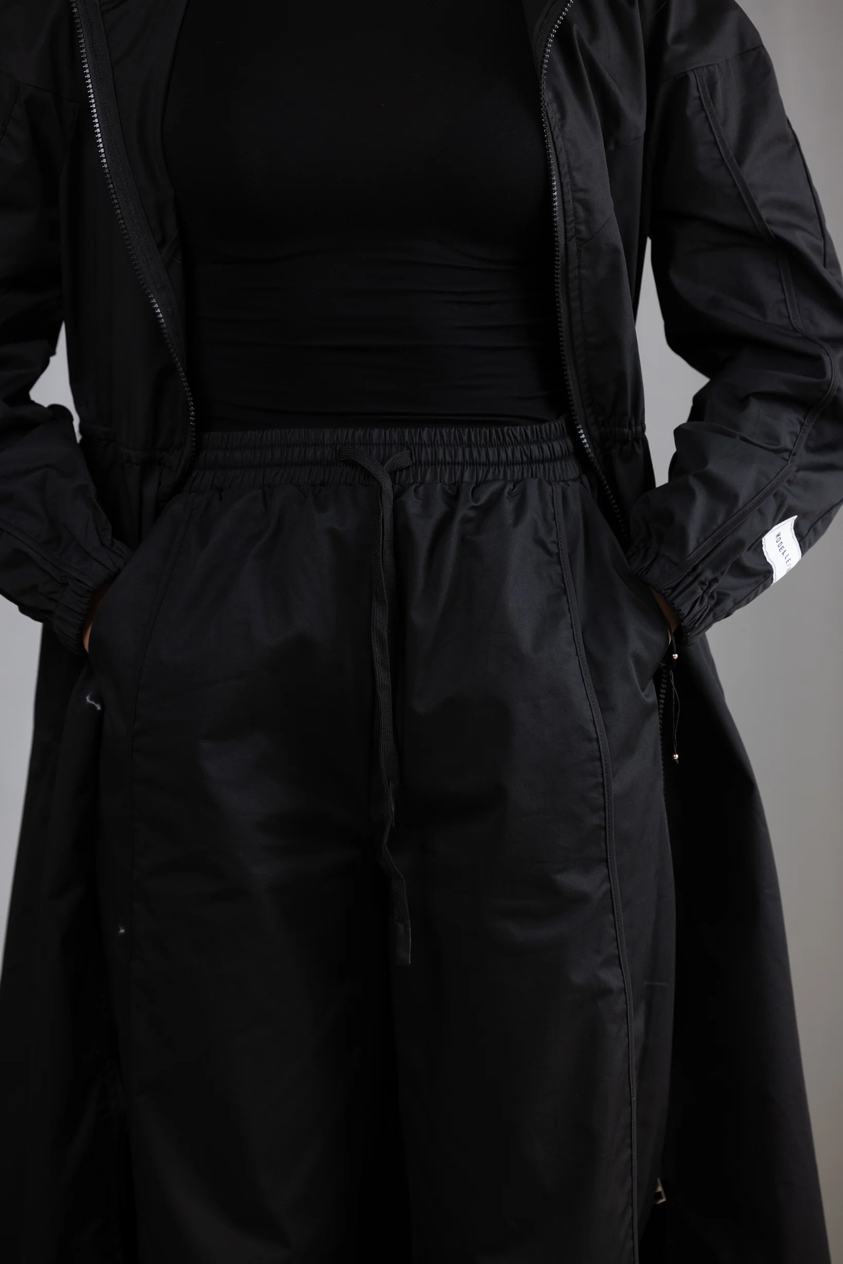 Modelle/Move Stitchline Chinos - Image 4