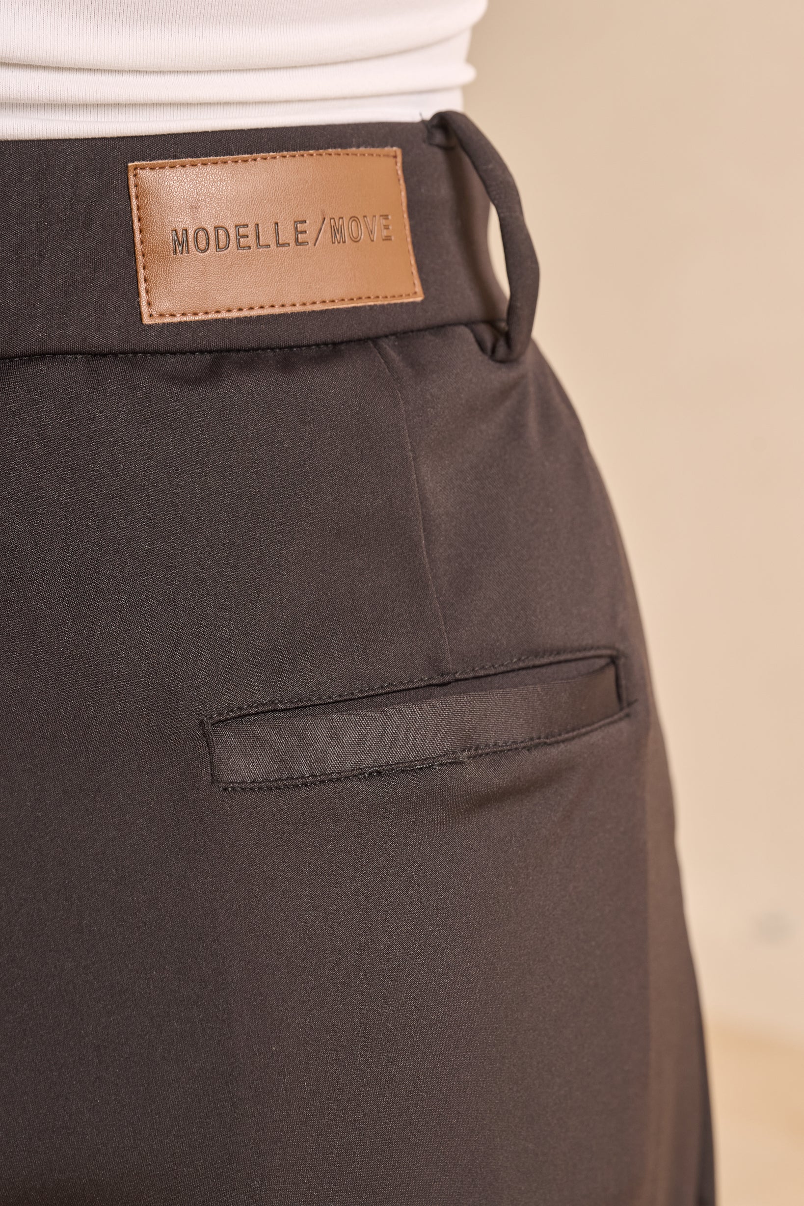 Modelle/Move Align Trouser — ÈLAN Edit - Image 9