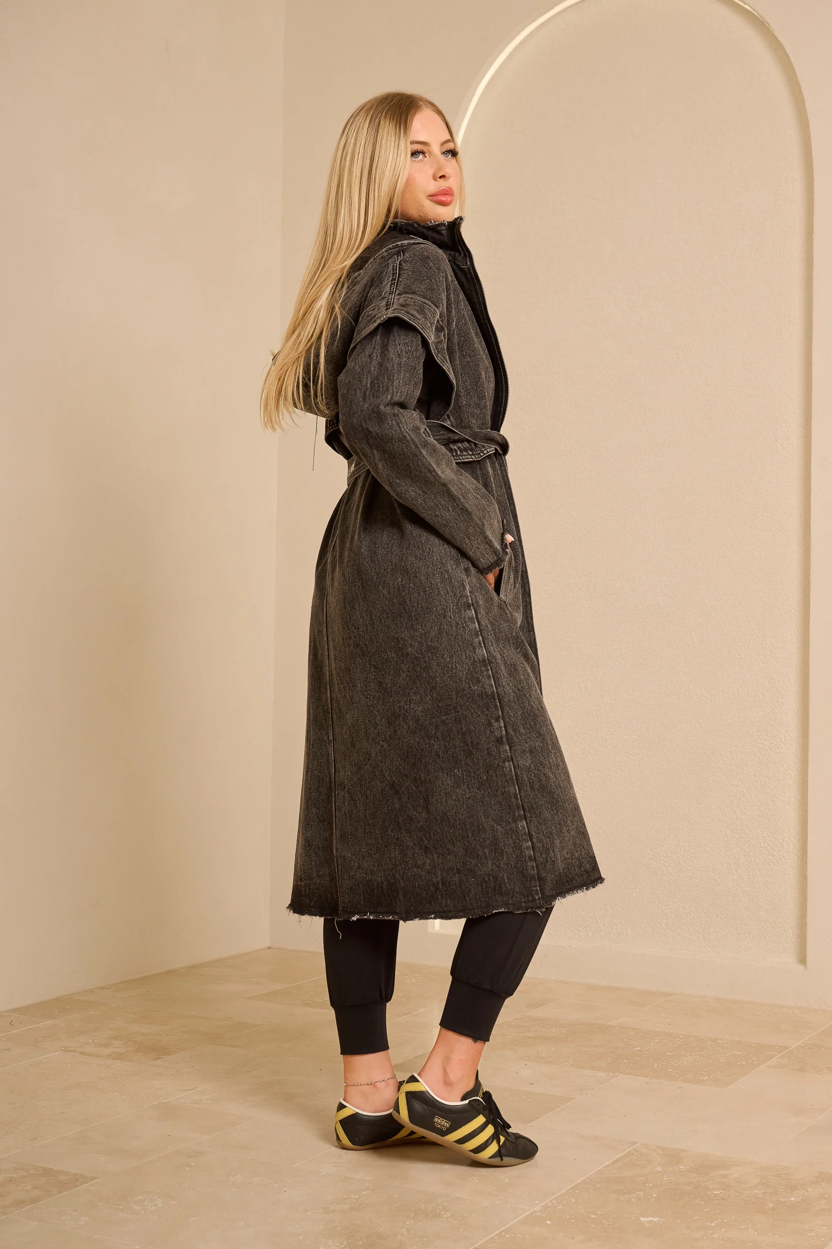 Modelle/Move Aurum Denim Trench - Image 11