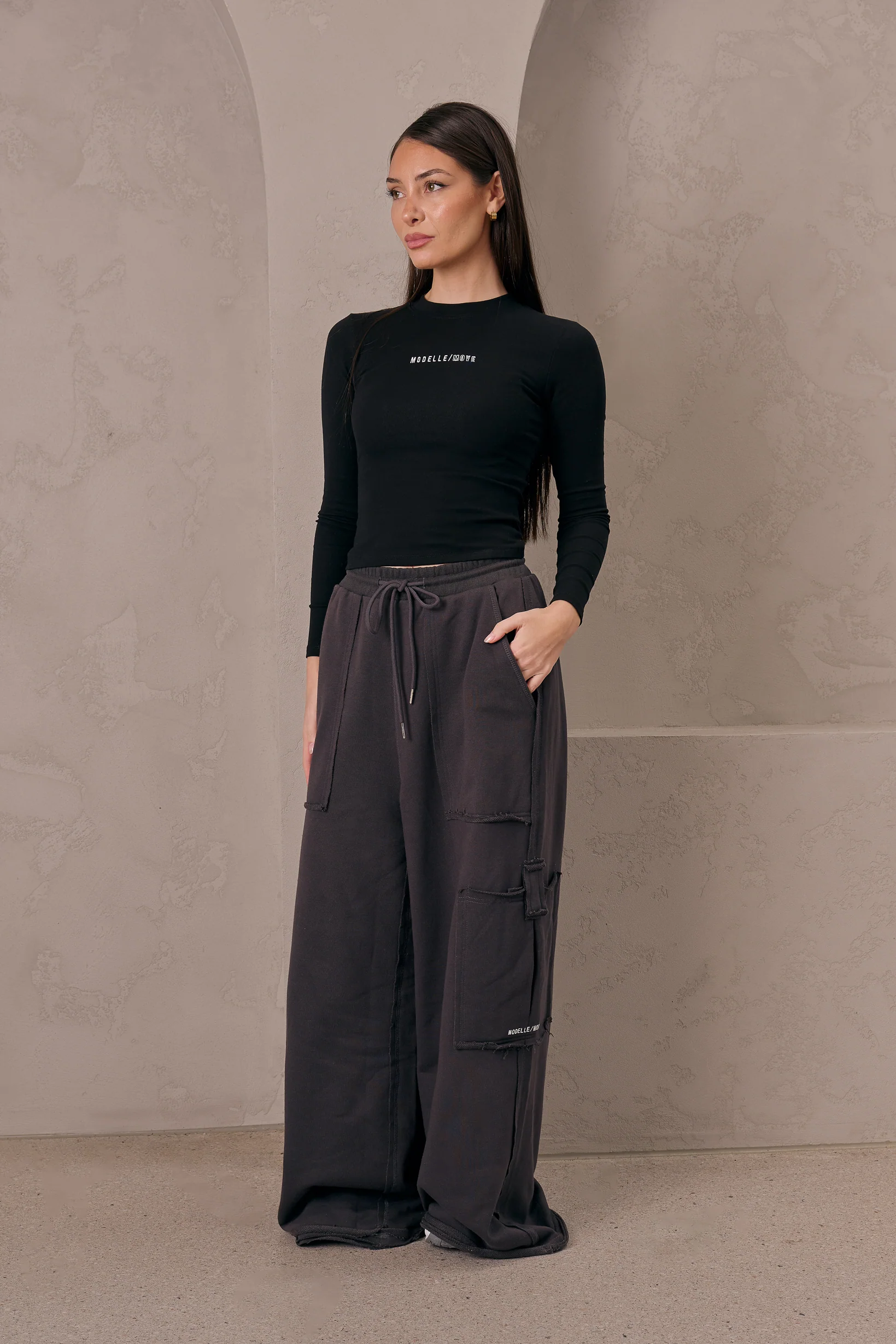 Modelle/Move Bare Thread Pants - Image 2