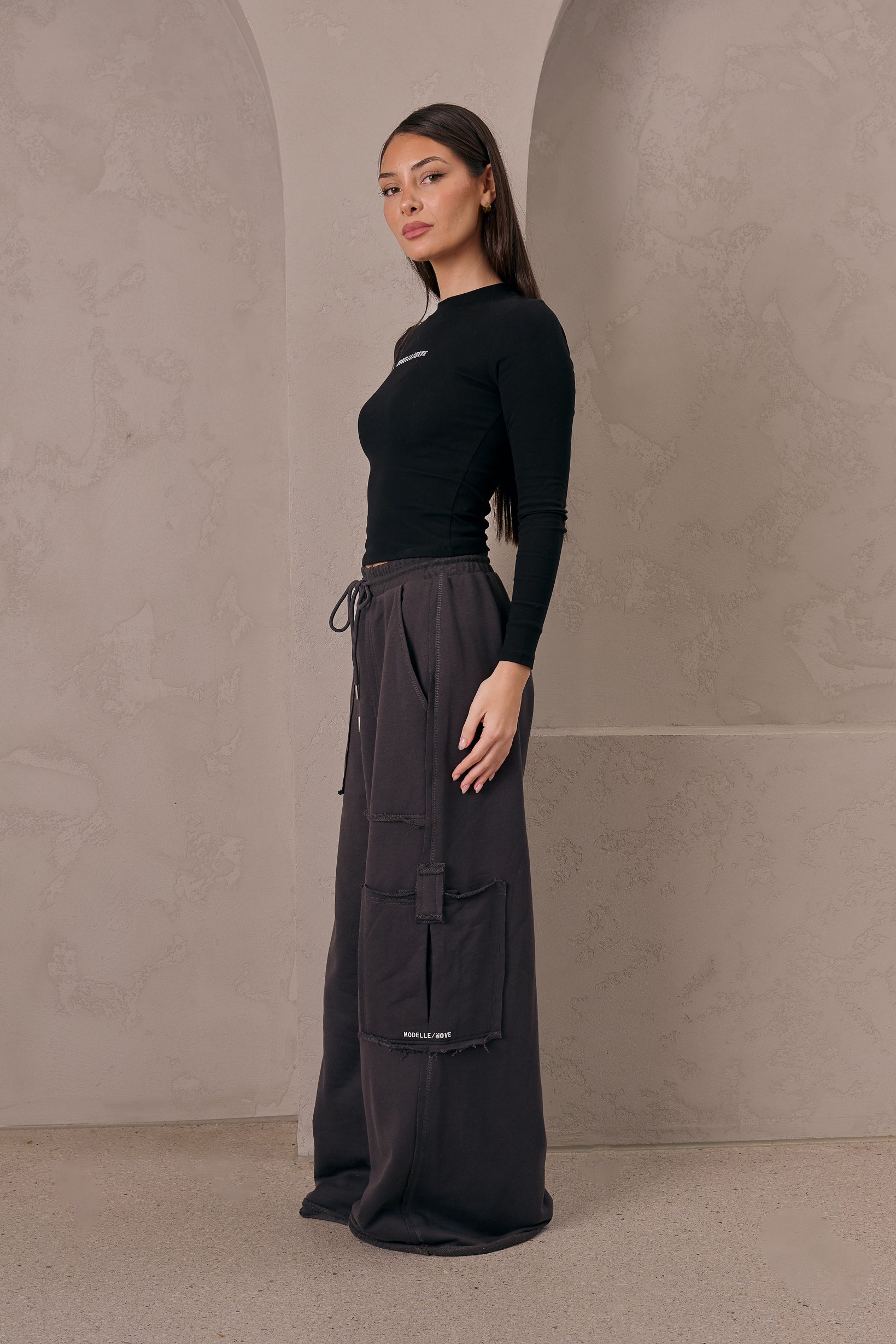 Modelle/Move Bare Thread Pants - Image 3
