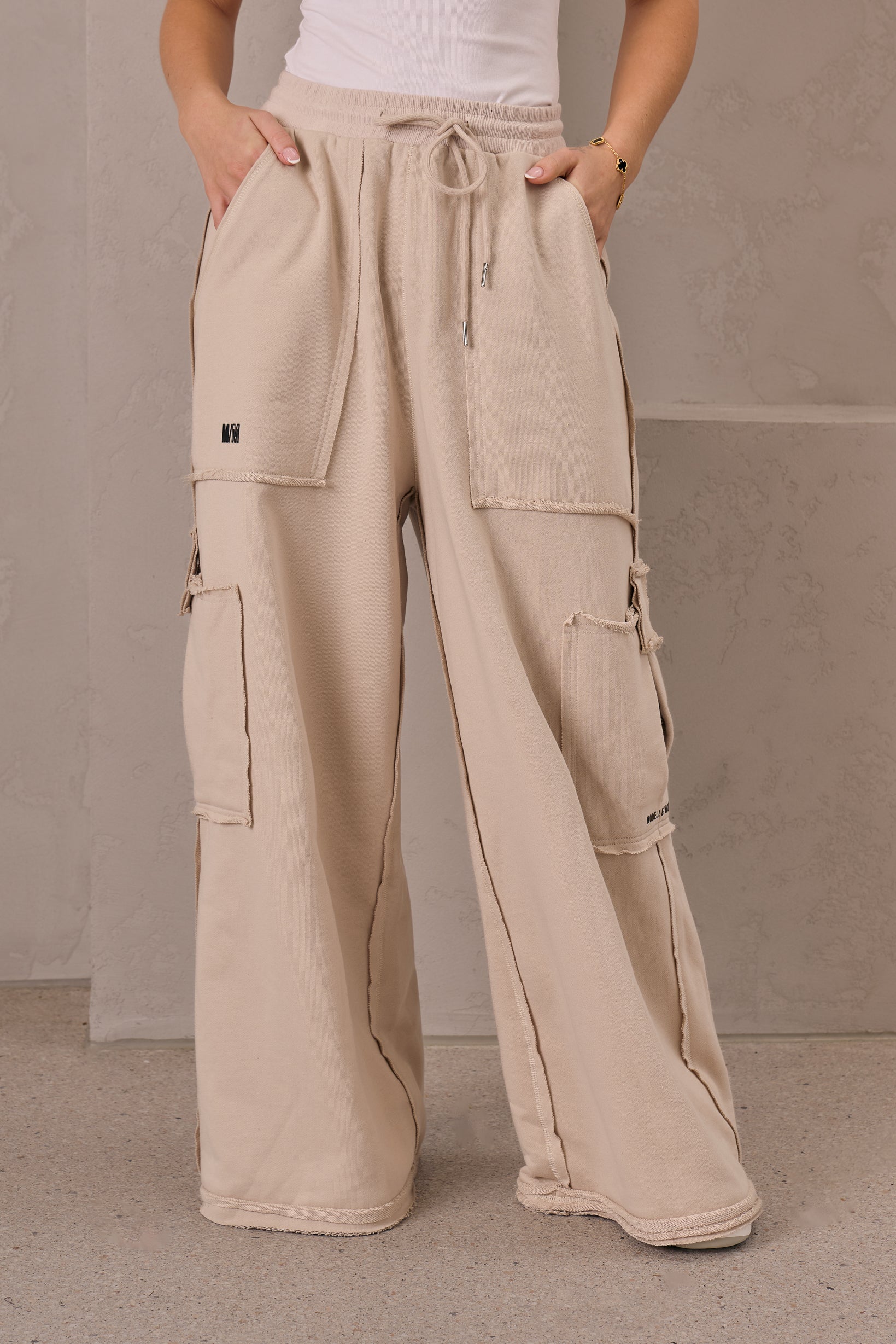 Modelle/Move Bare Thread Pants - Image 5