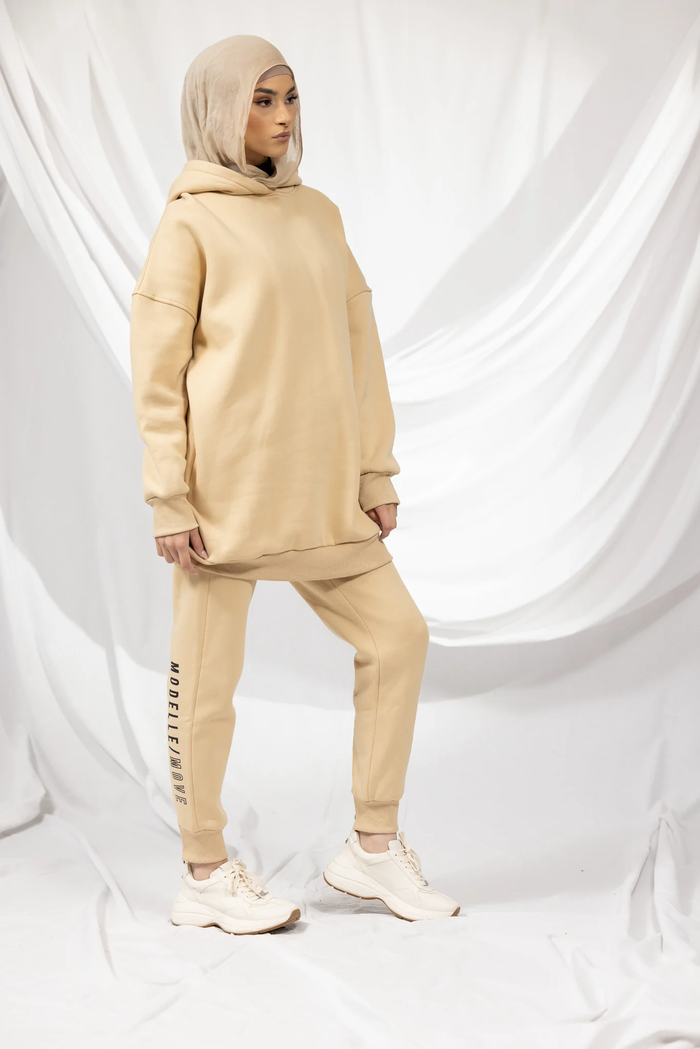 Modelle/Move Detailed Track Pants - Image 13