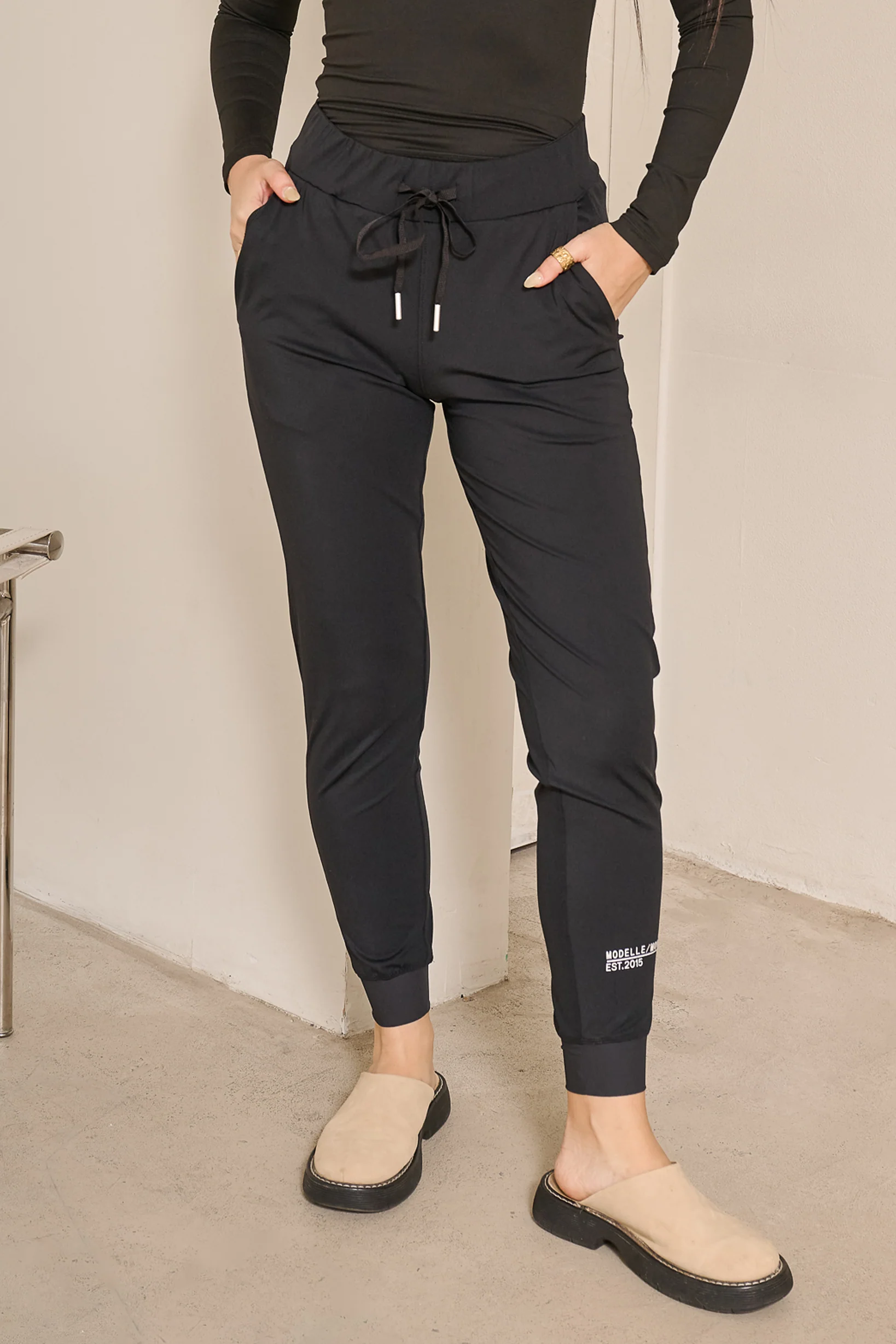 Modelle/Move Elementary Jogga Pants - Image 5