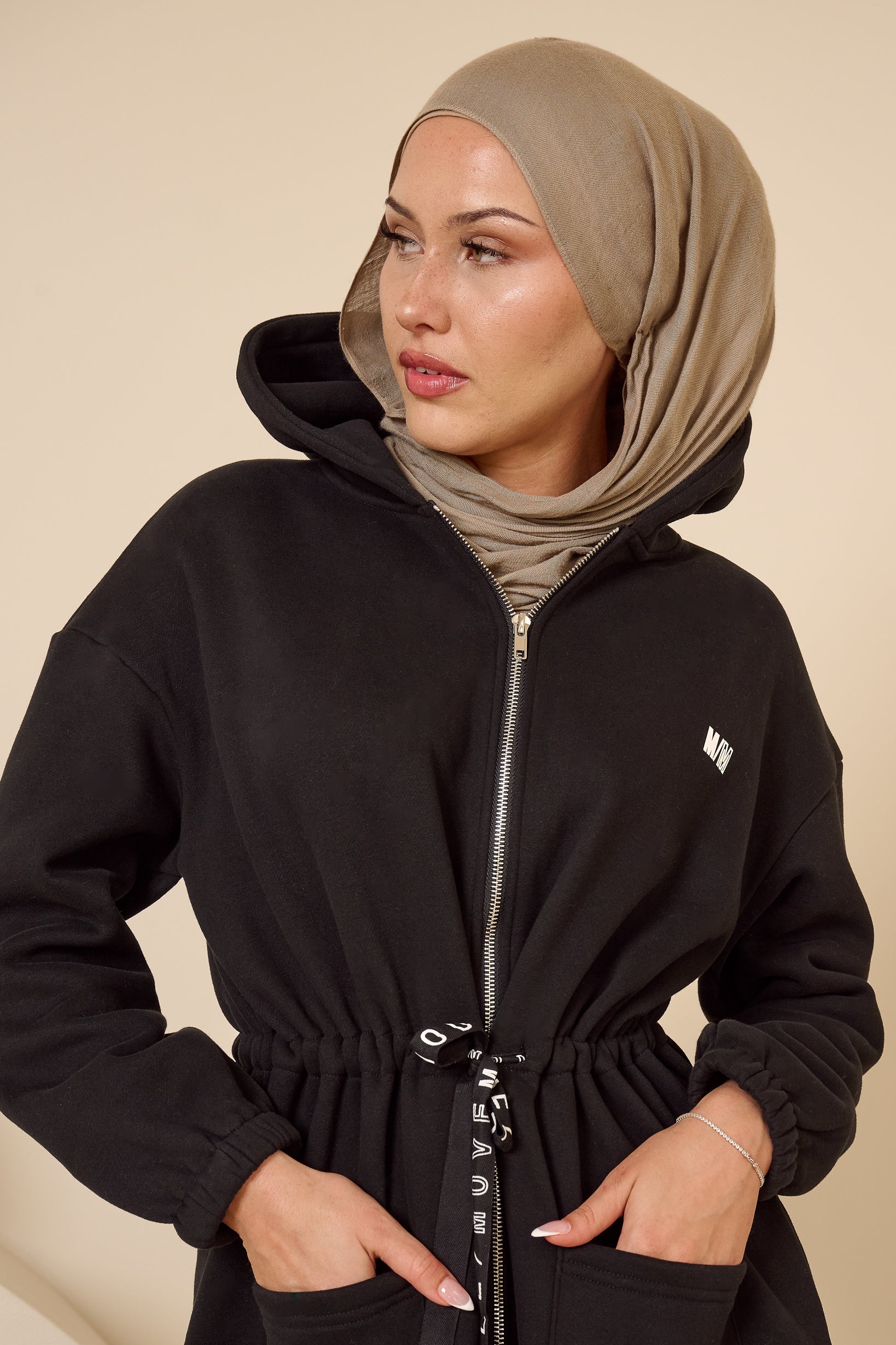 Modelle/Move Elementary Zip Jacket - Image 3