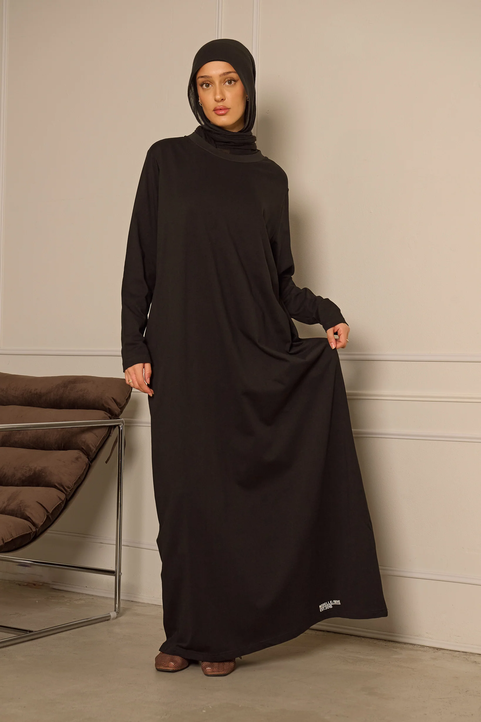 Modelle/Move Essential Maxi Dress — Aurum Edit - Image 3