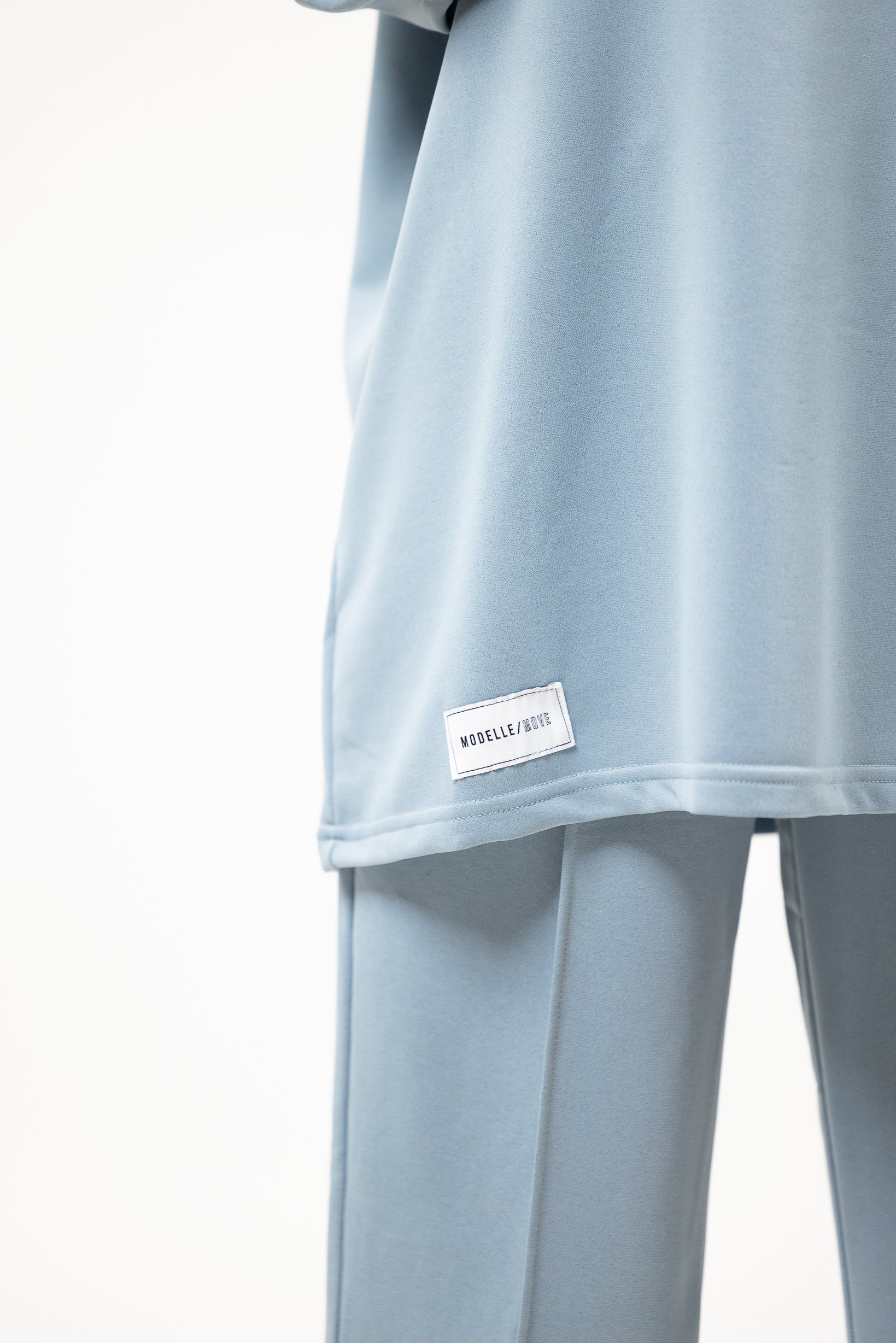 Modelle/Move Jema Top and Pants Set - Image 6
