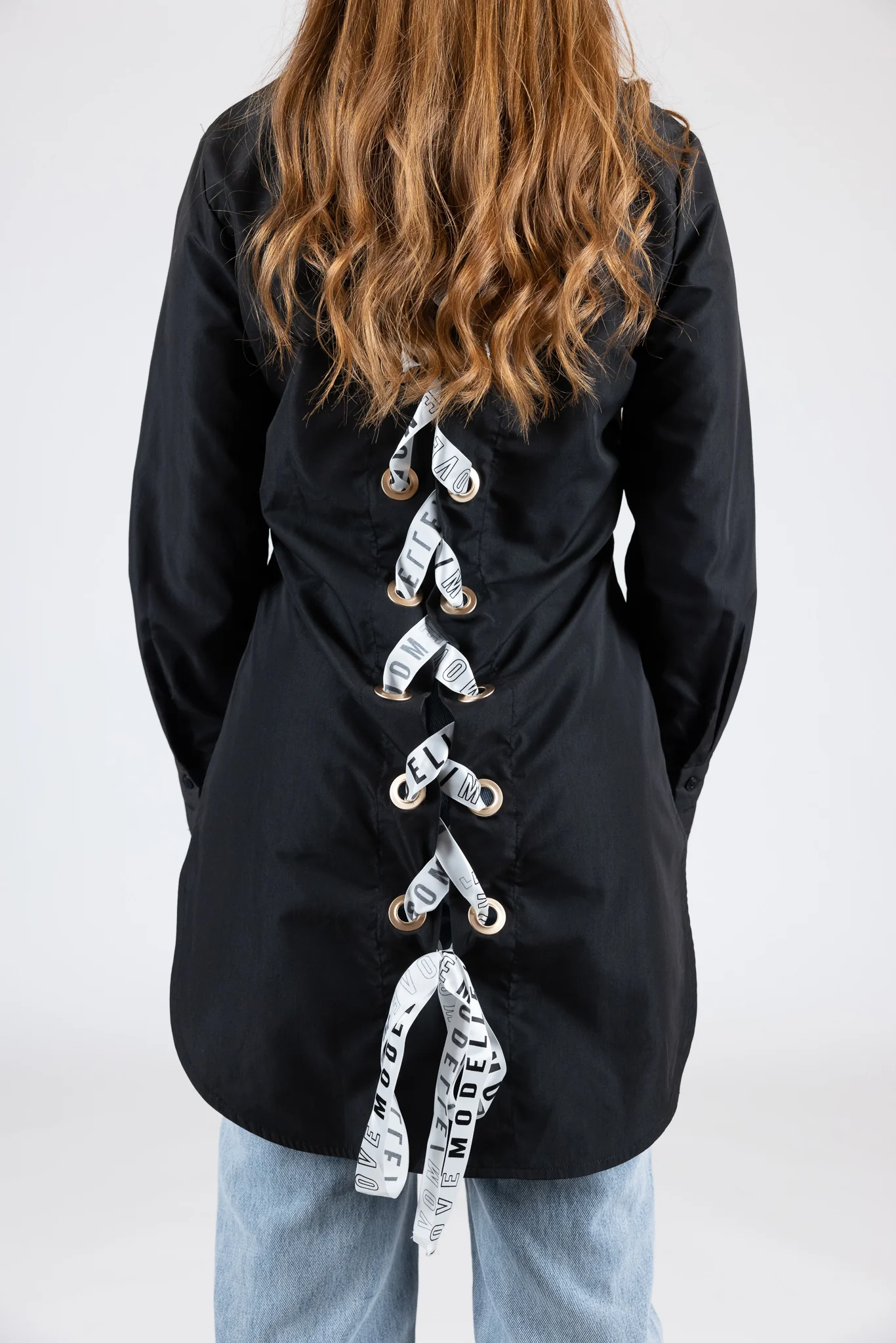 Modelle/Move Lace Back Shirt - Image 15