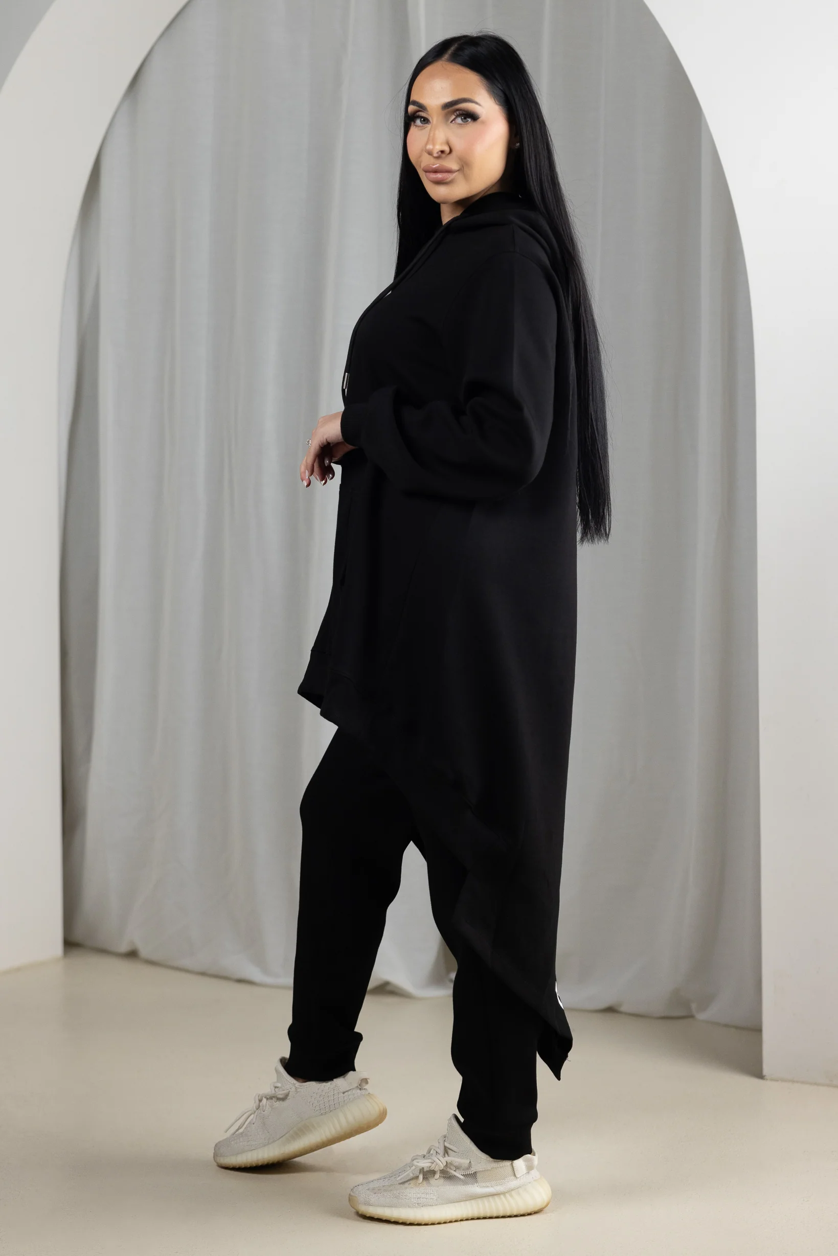 Modelle/Move Mimi Track Pants - Image 4