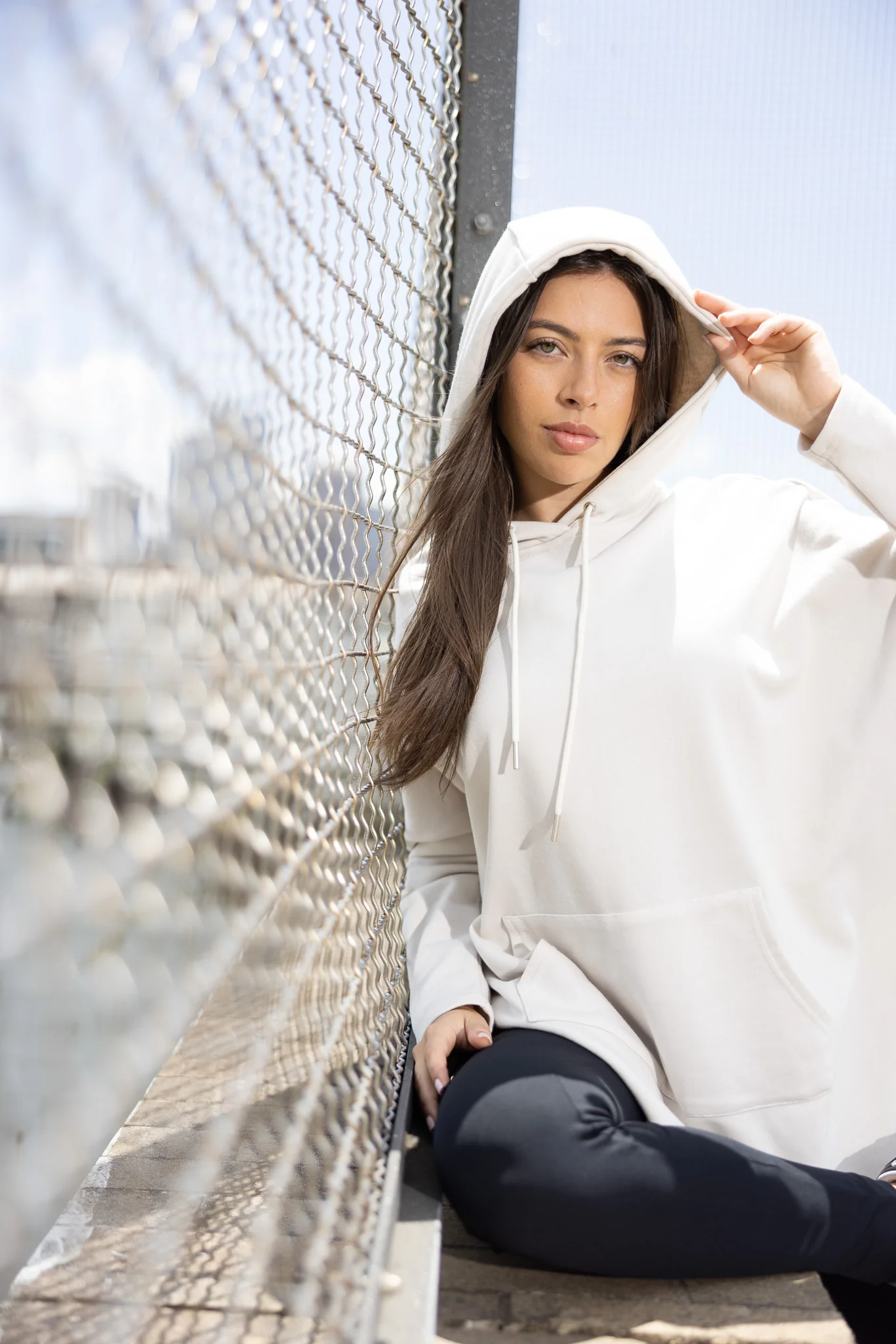 Modelle/Move Oversized Hooded Jumper - Image 8
