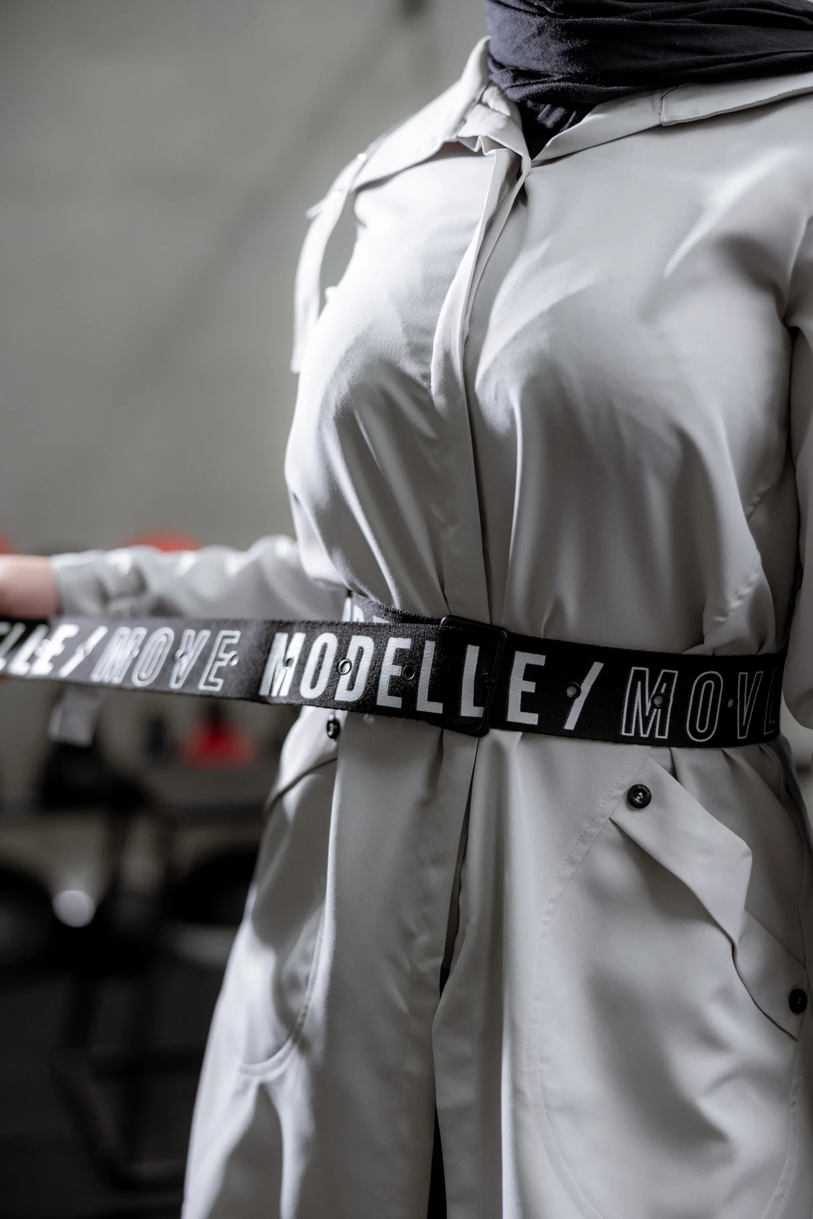 Modelle/Move Parachute Maxi Jacket - Image 9