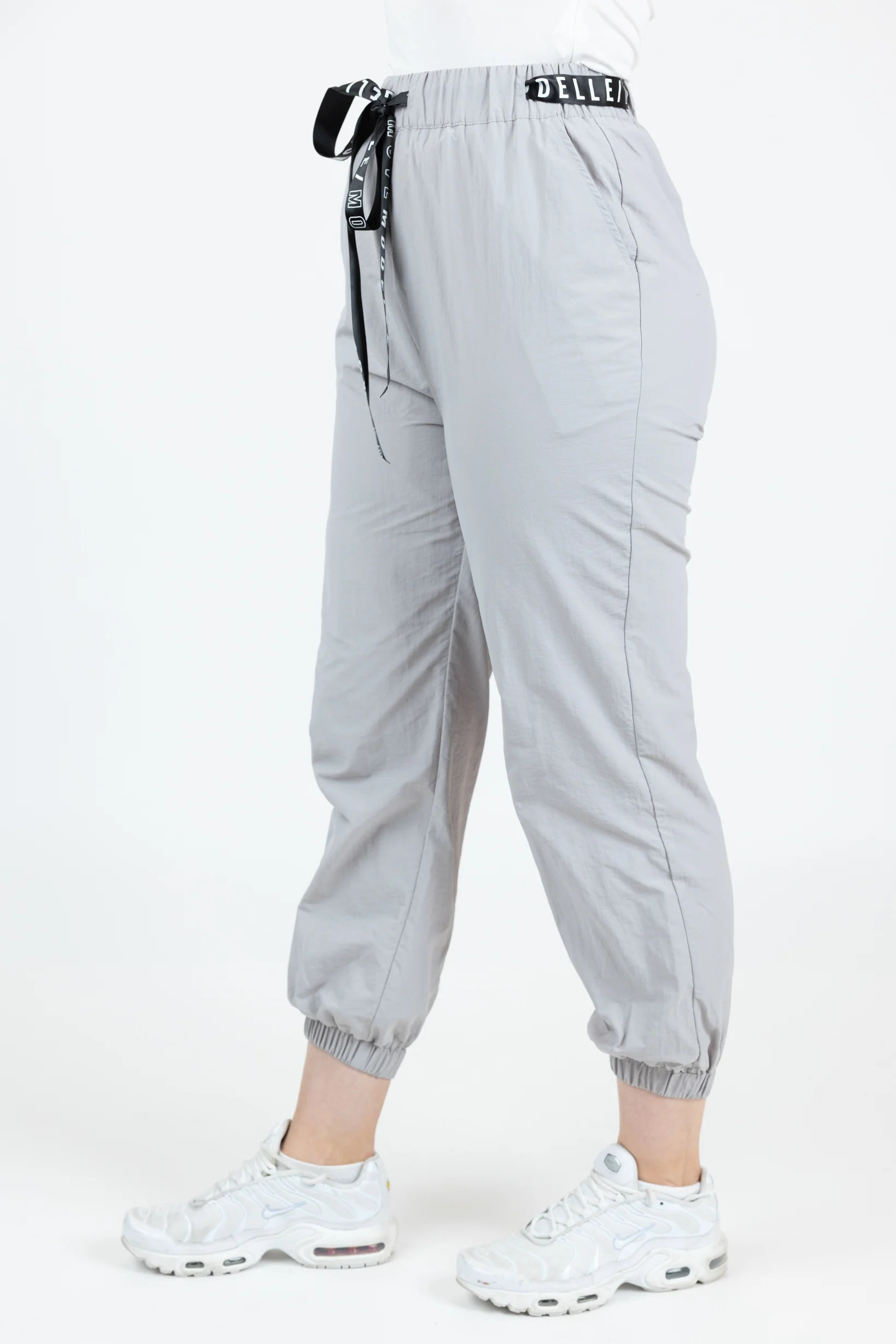 Modelle/Move Parachute Pants - Image 5