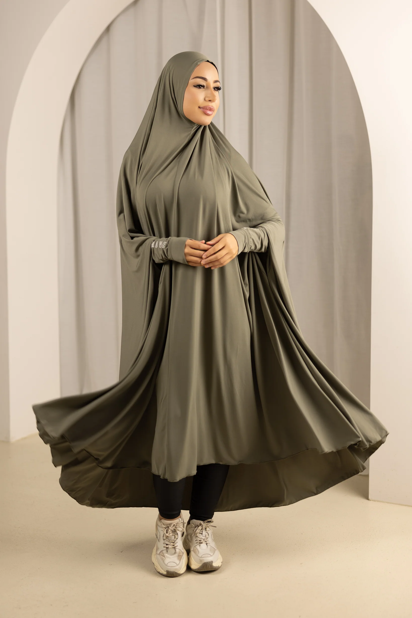 Modelle/Move Sleeve Jilbab - Light Shades - Image 14