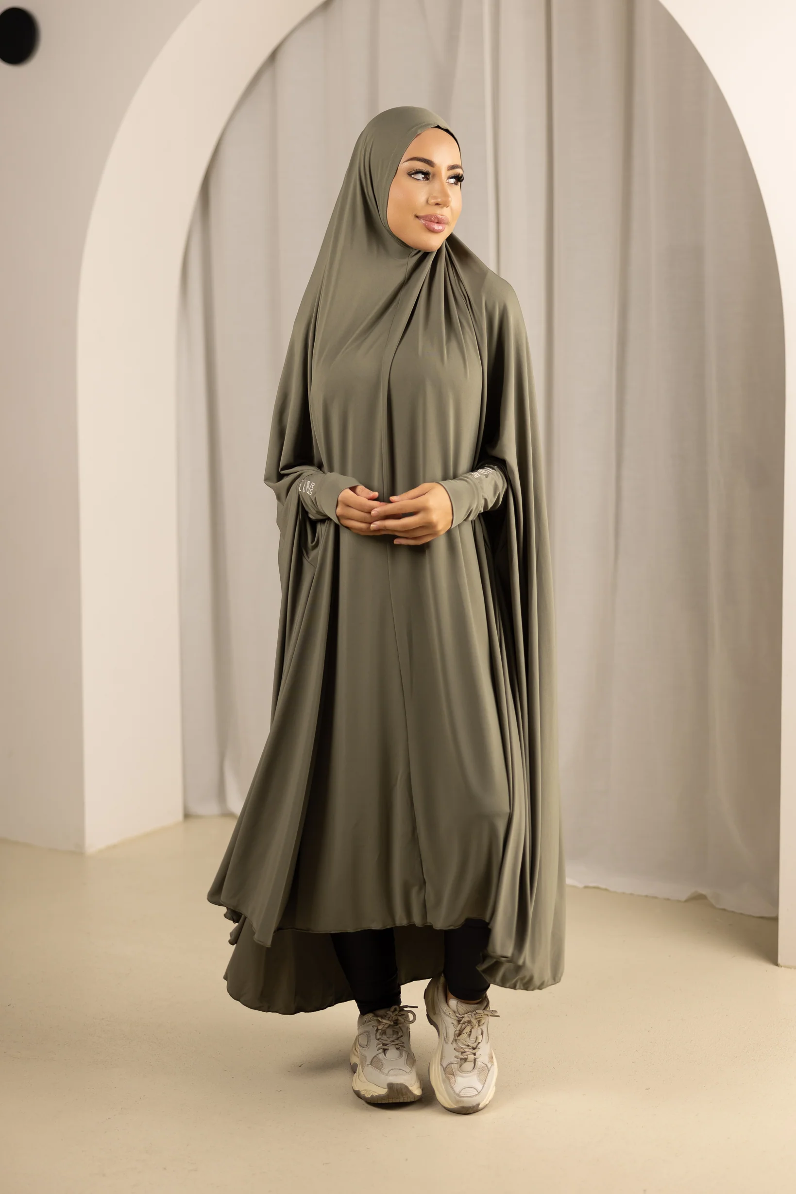 Modelle/Move Sleeve Jilbab - Light Shades - Image 15