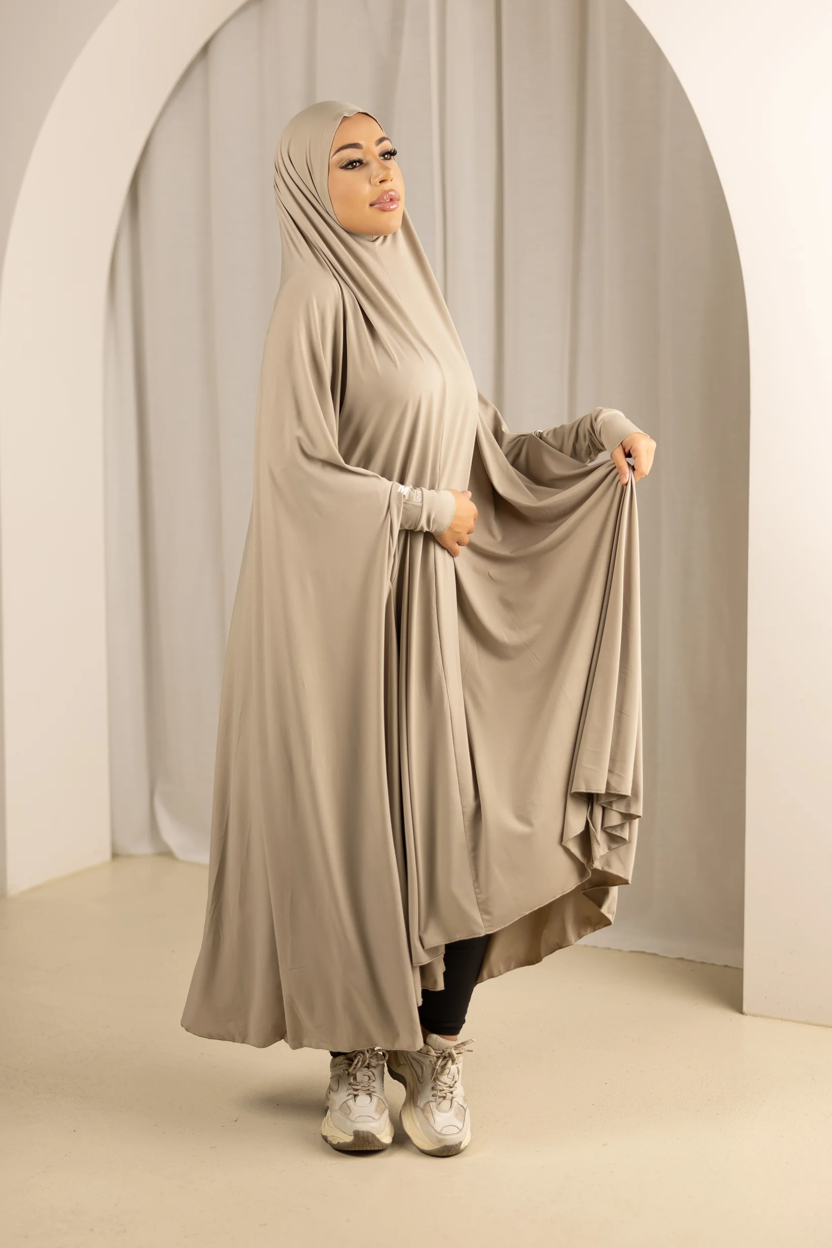 Modelle/Move Sleeve Jilbab - Light Shades - Image 8