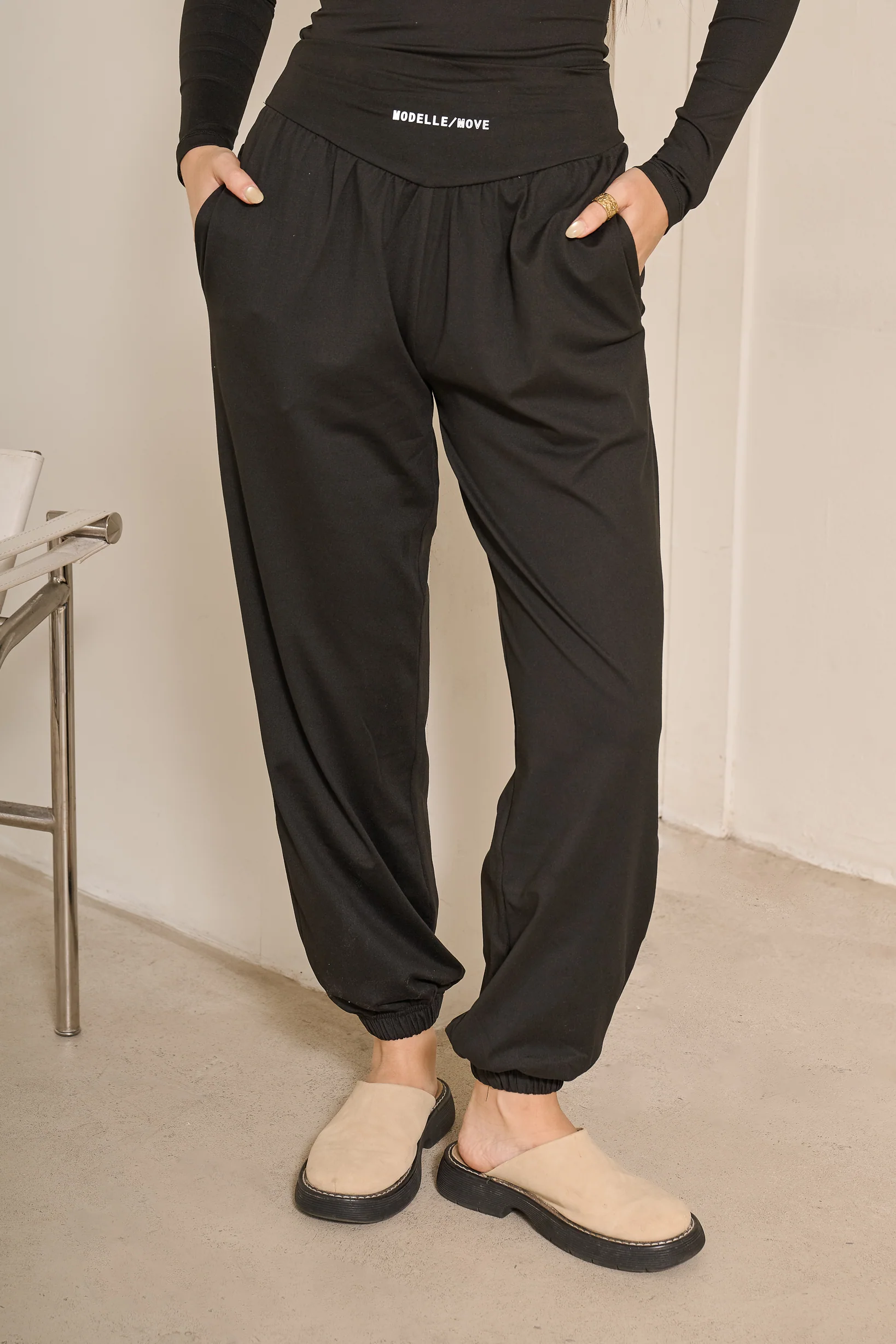 Modelle/Move Soleil Chino Pants - Image 4