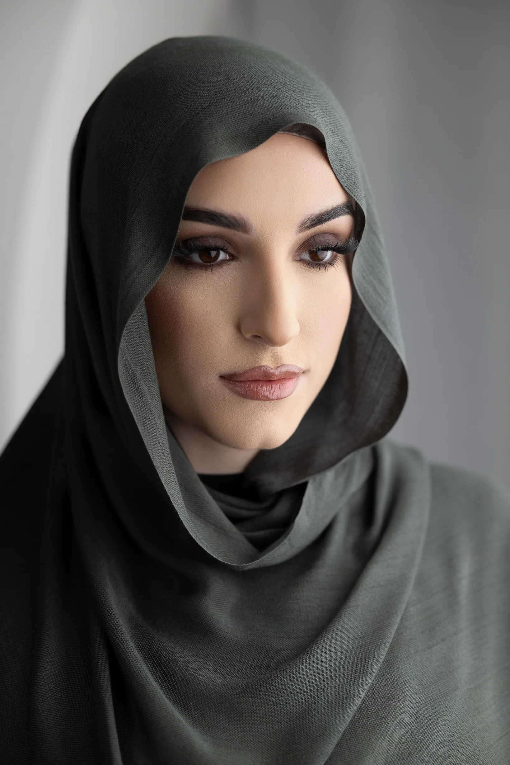 Modelle Twisted Scarves - Shades of Khaki Green - Image 3