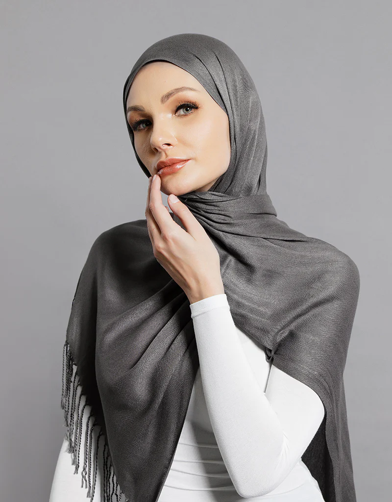 Modelle Twisted Scarves - Shades of Black - Image 10