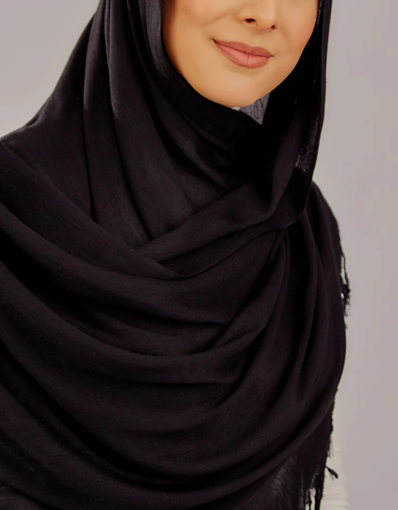 Modelle Twisted Scarves - Shades of Black - Image 7