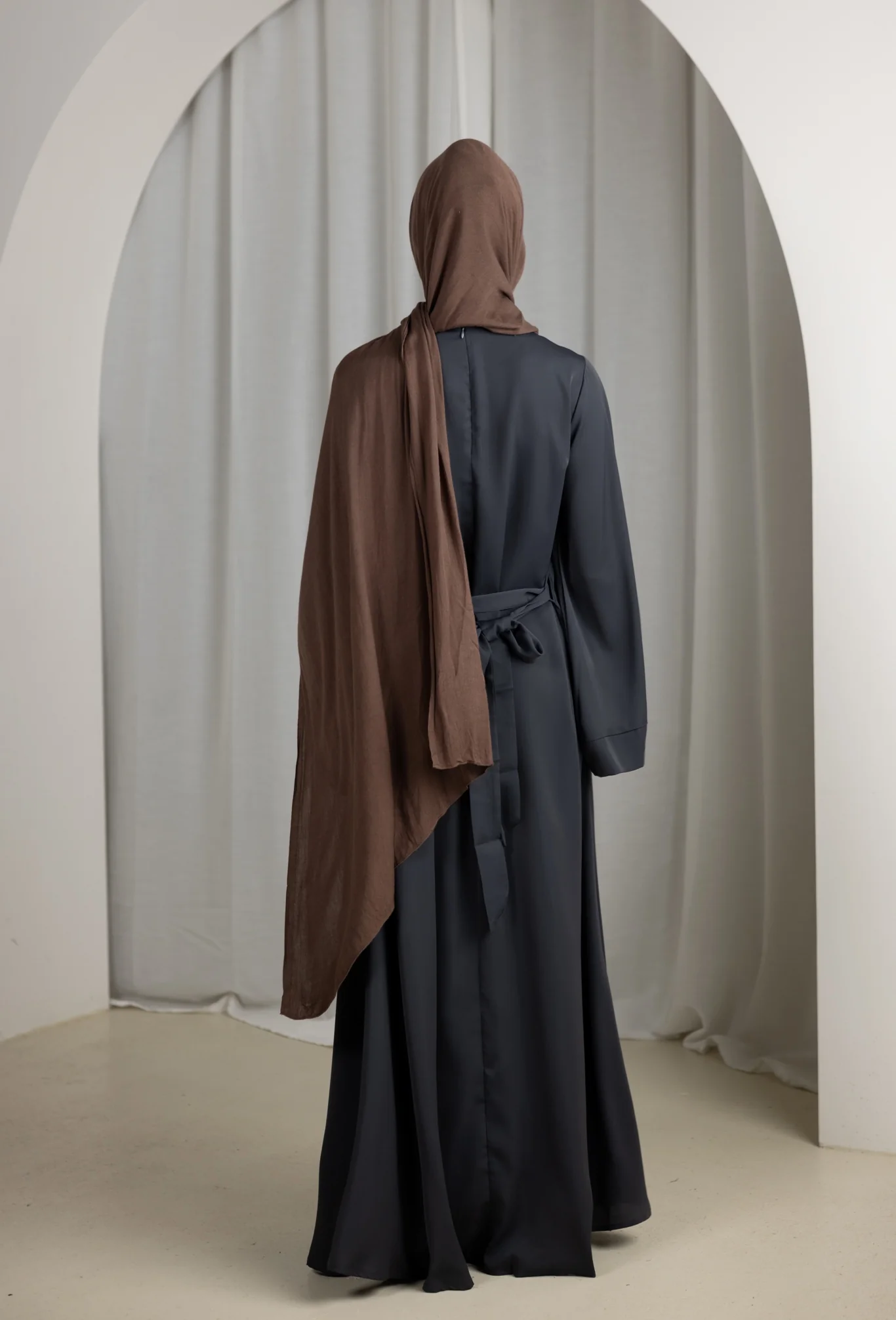 Open Sleeve Abaya - Shades of Black - Image 4