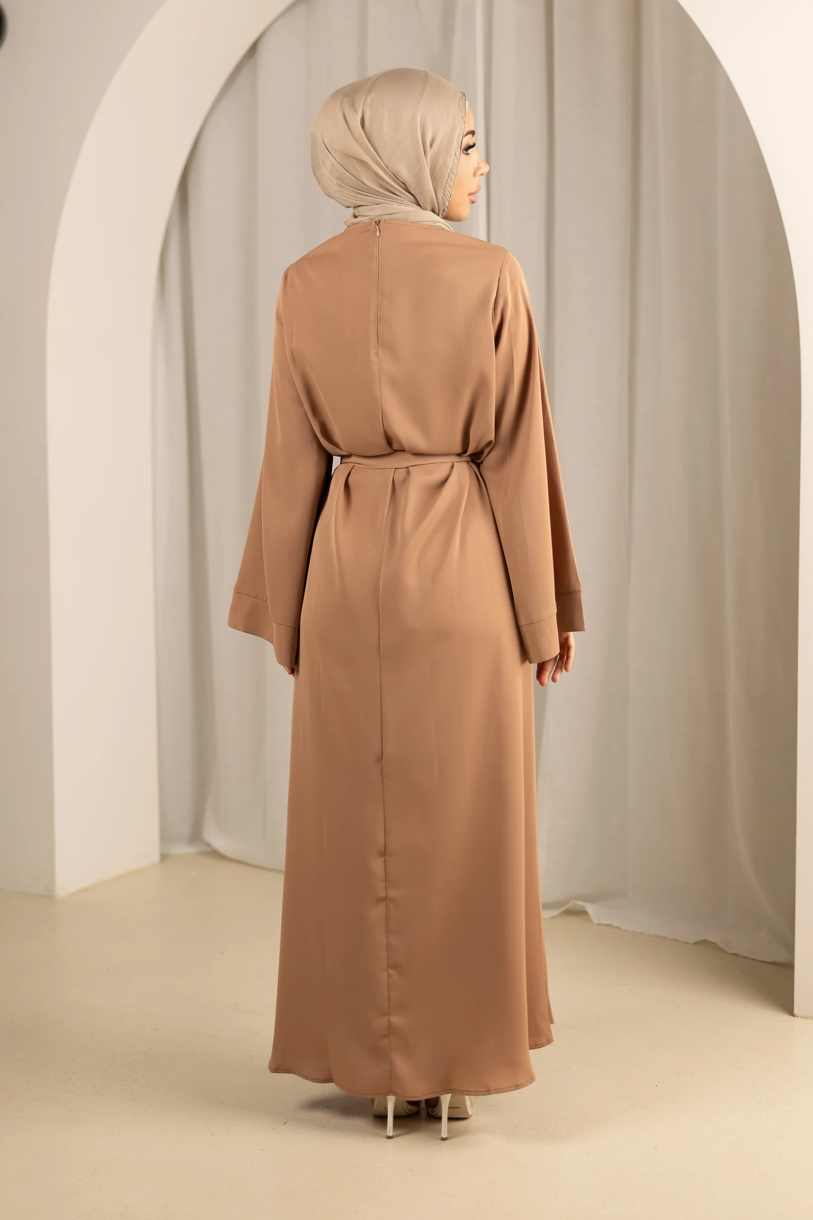 Open Sleeve Abaya - Shades of Pink - Image 11