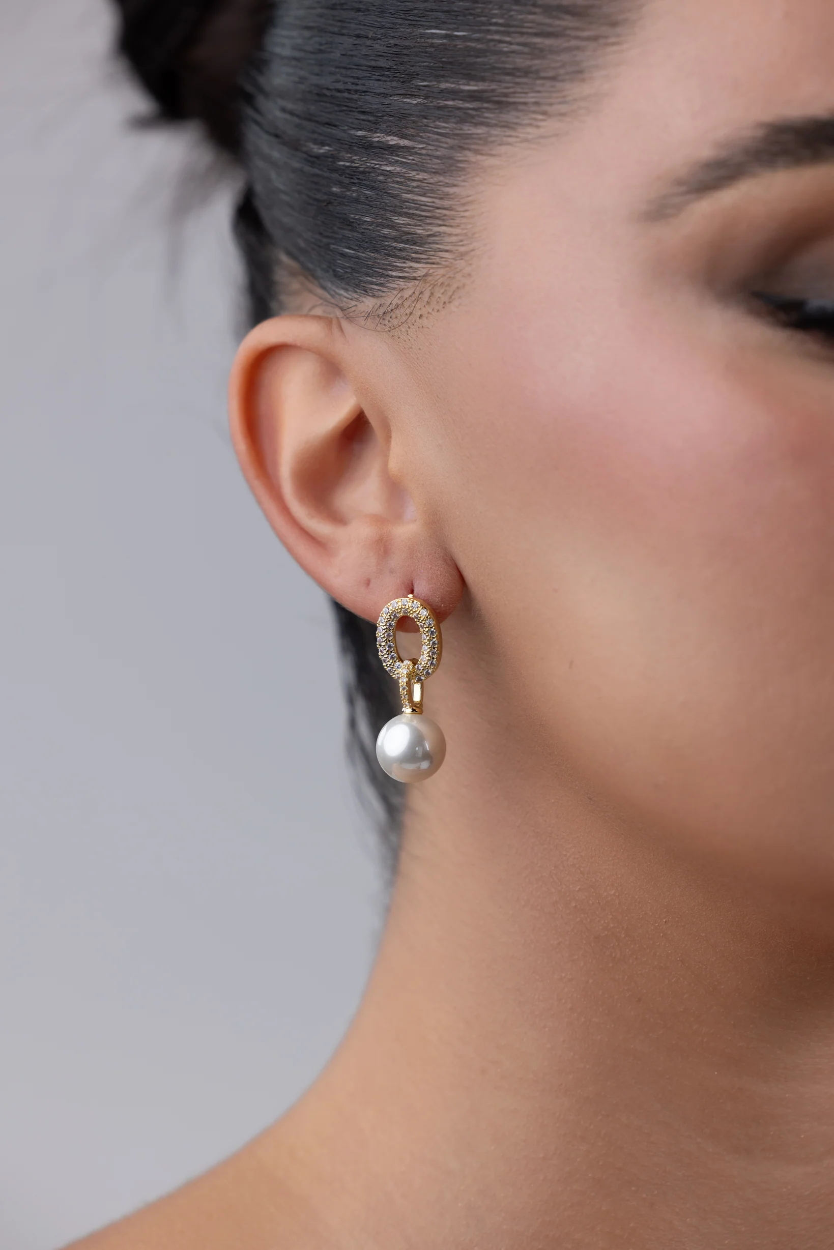 Oval Pearl Earrings