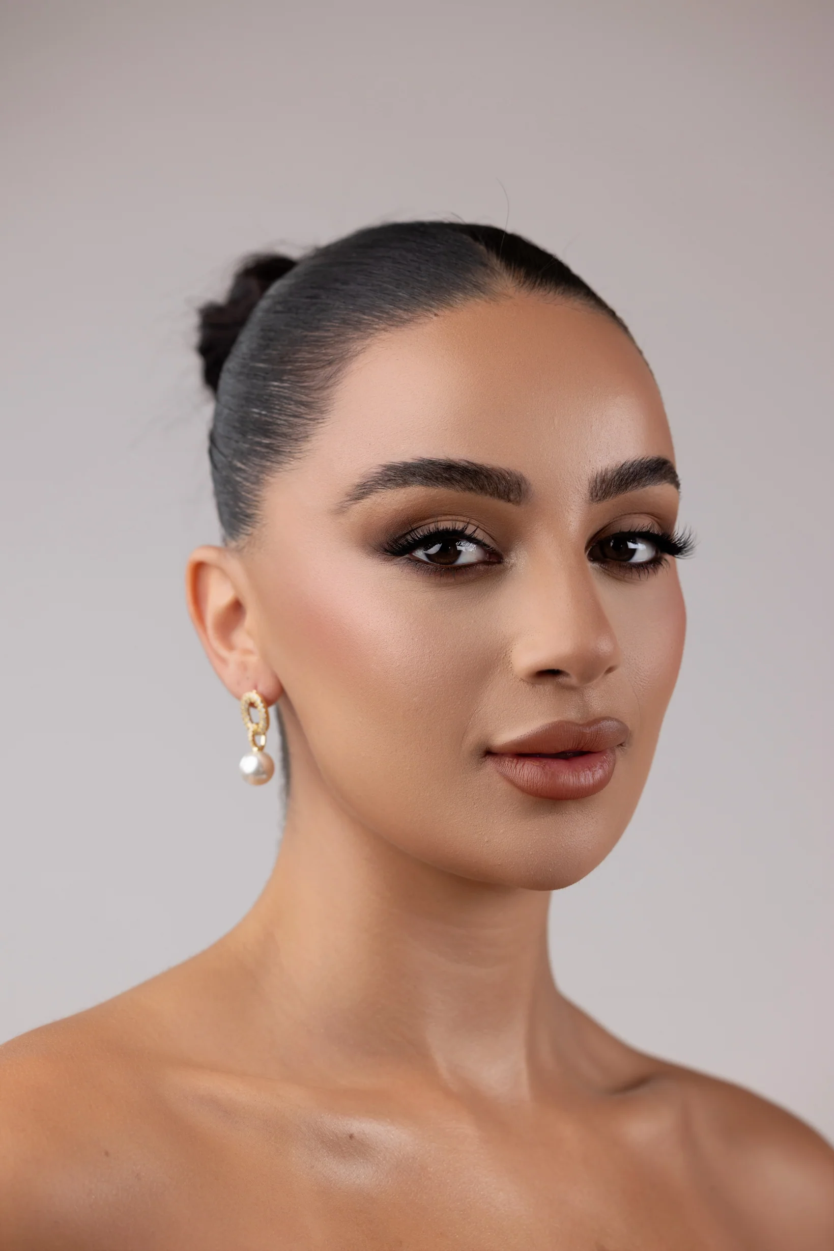 Oval Pearl Earrings - Image 2