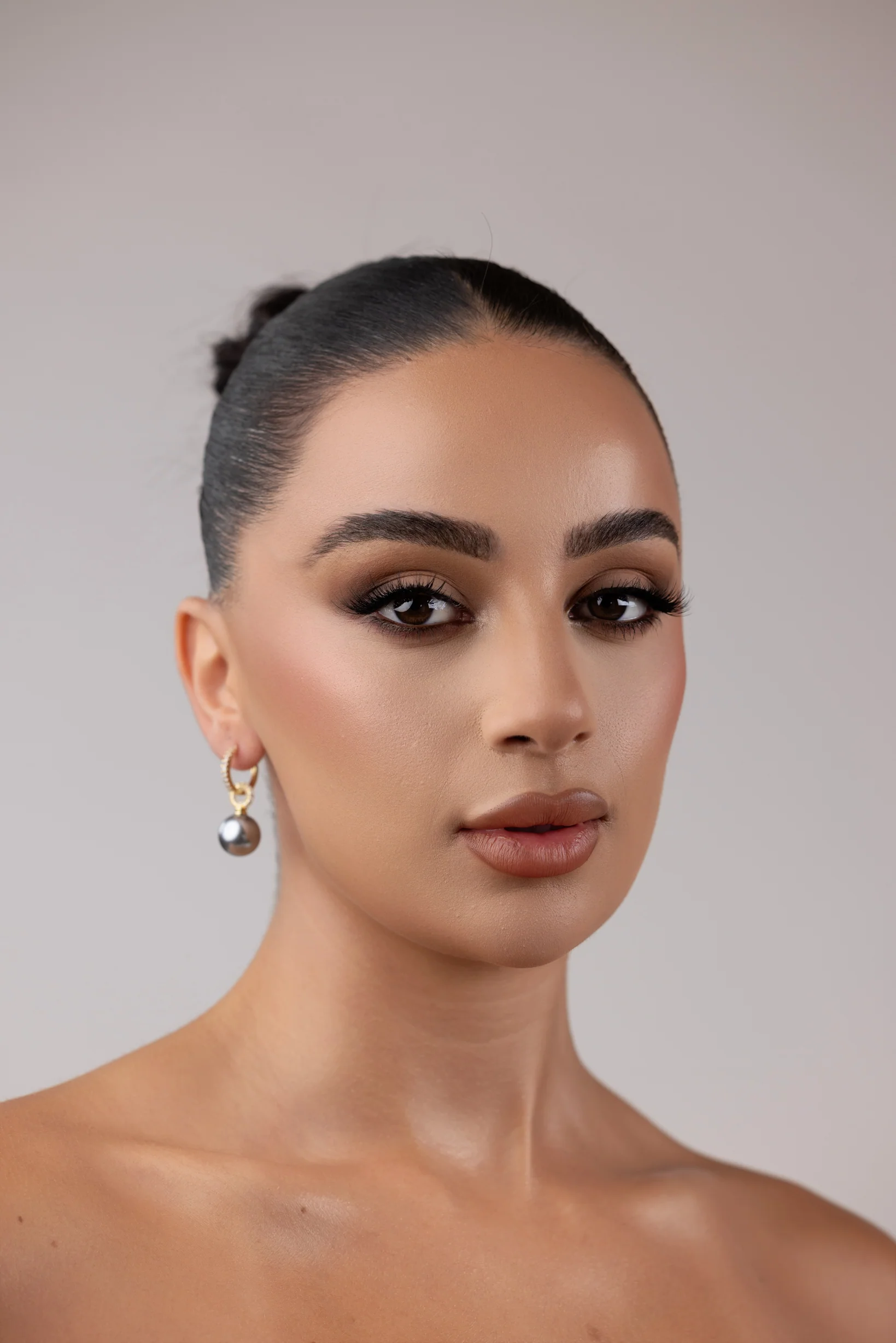 Pearl Hoop Earrings - Image 4