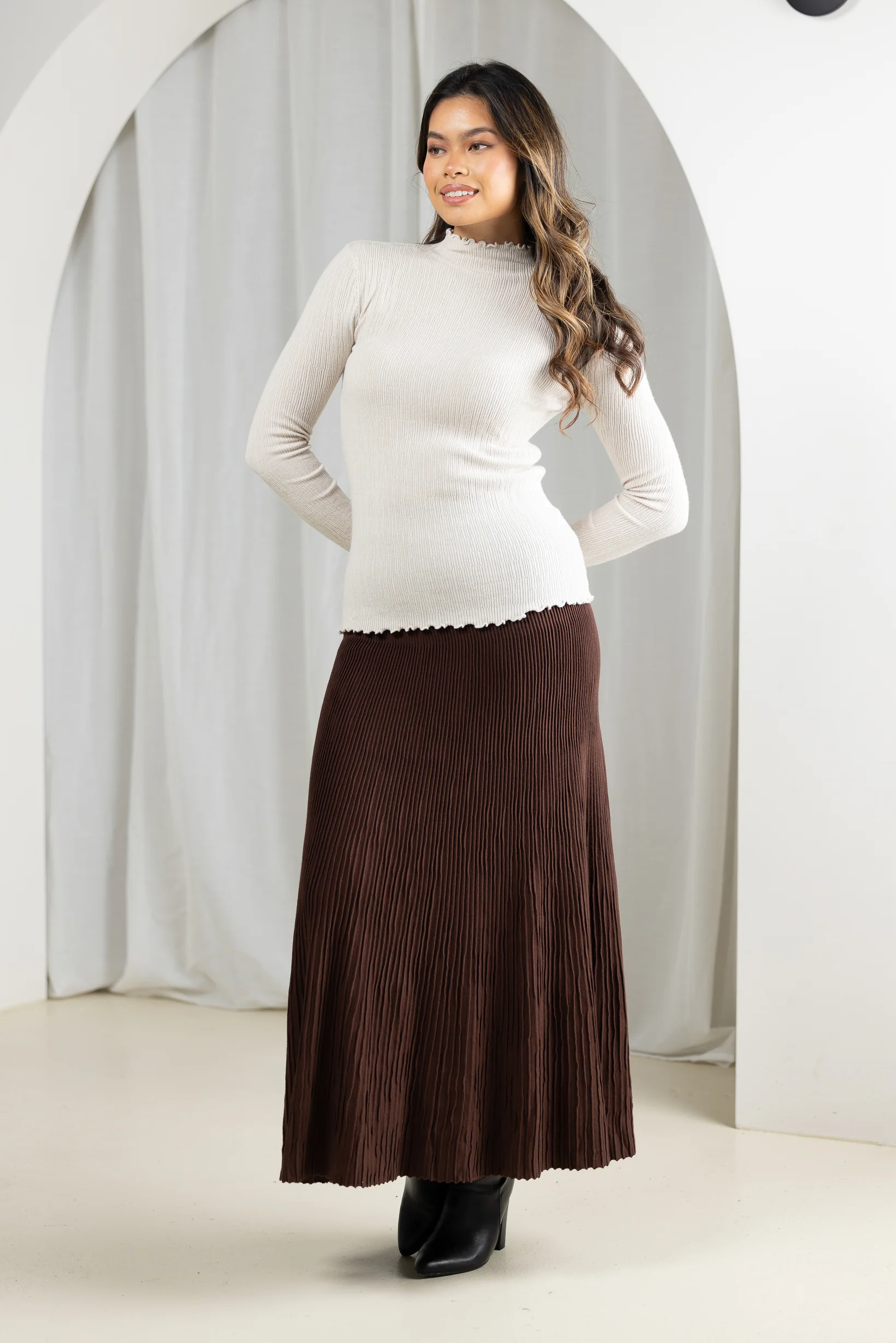 Pleated Knit Skirt - Image 14