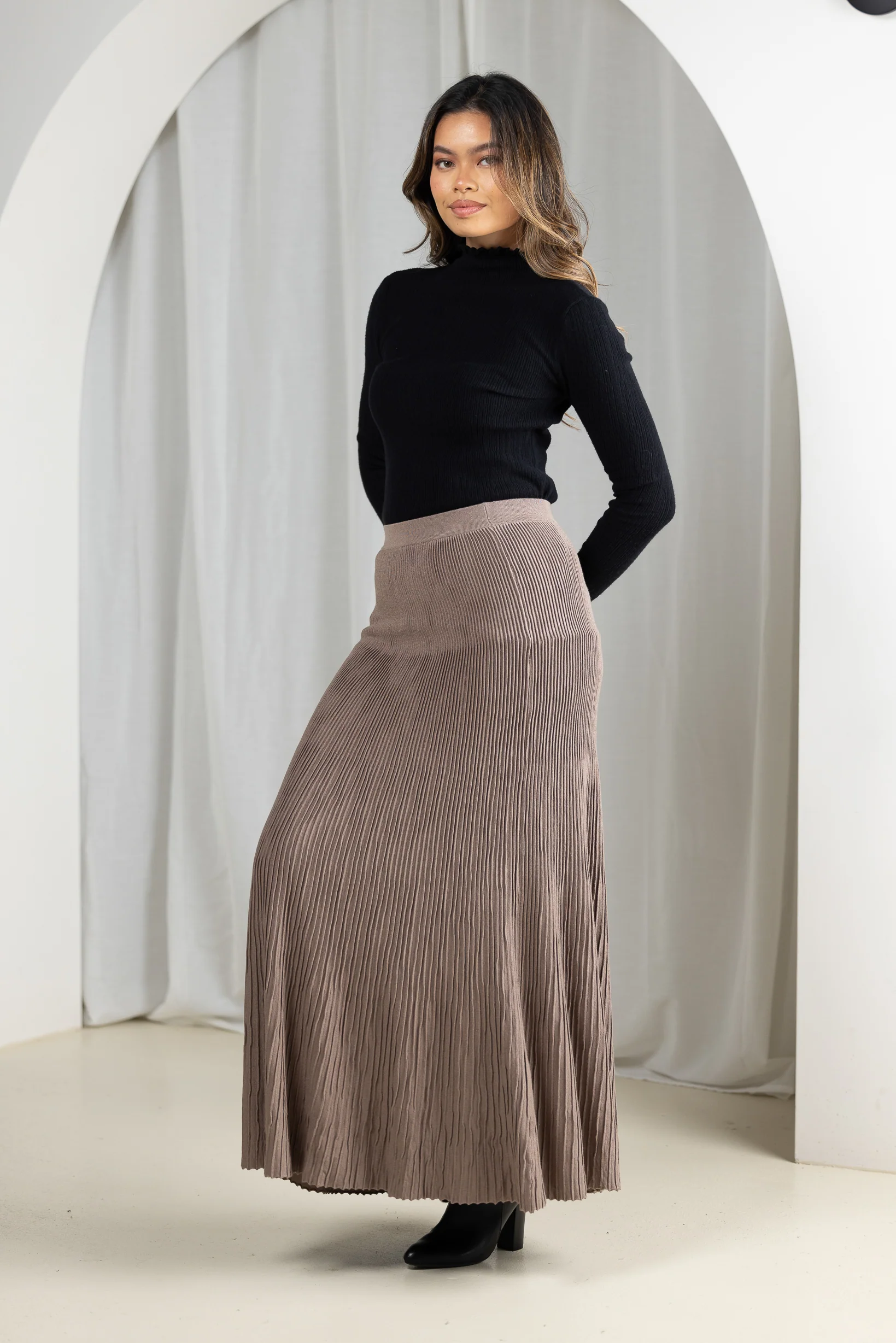 Pleated Knit Skirt - Image 5