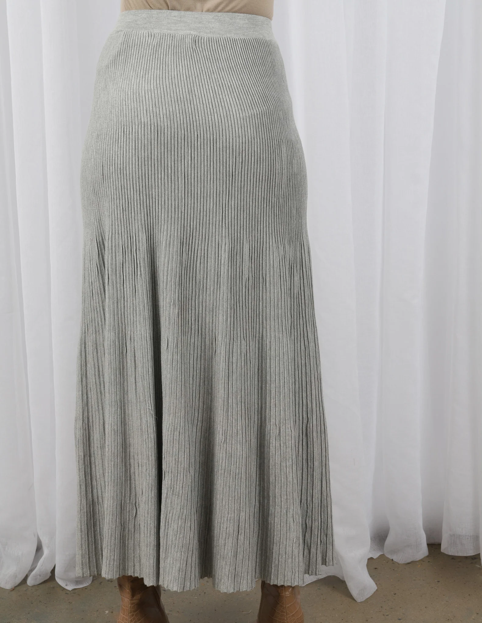Pleated Knit Skirt - Image 8